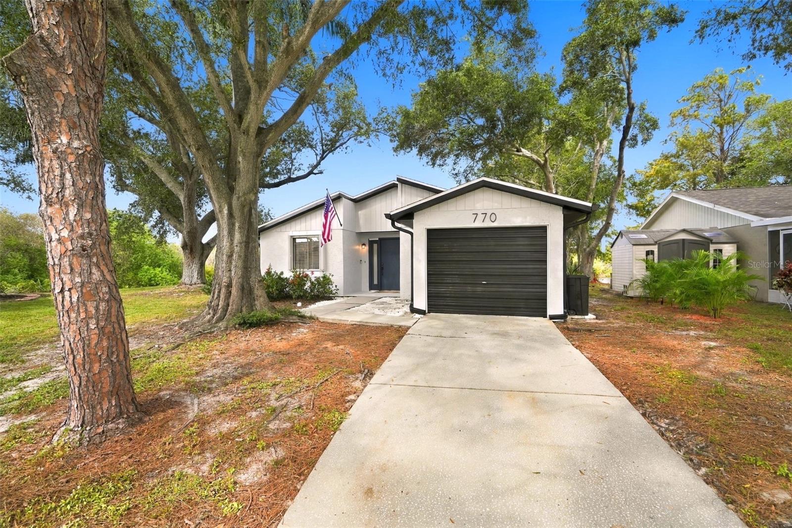 770 Arthurs Ct — photo