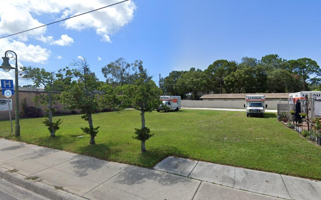 101 Clearwater-Largo Rd — photo