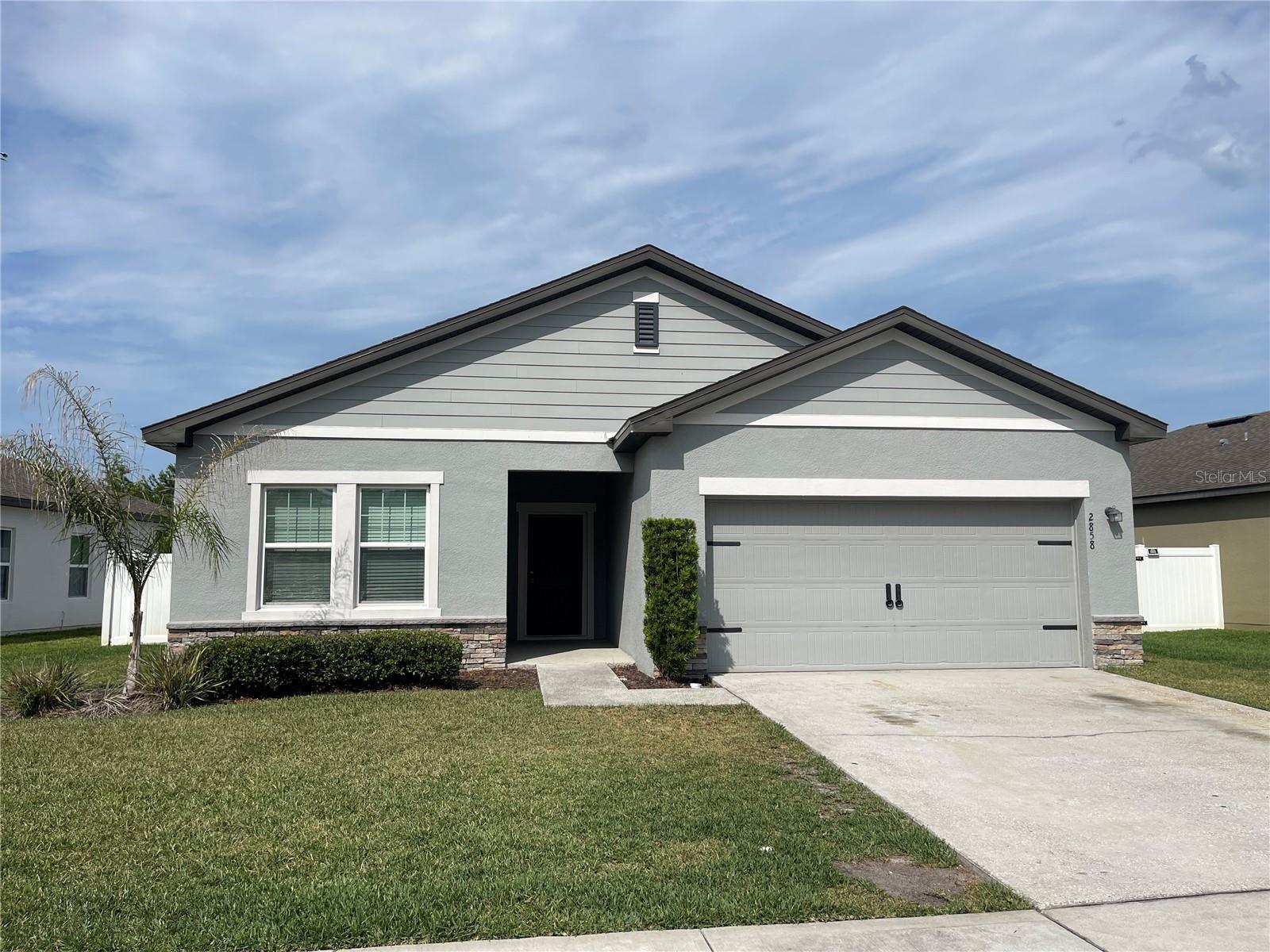 2858 Neverland Dr — photo