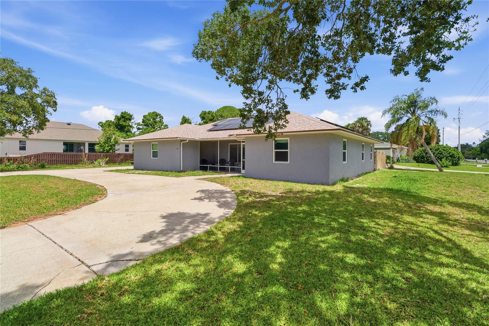602 Lake Dr — photo