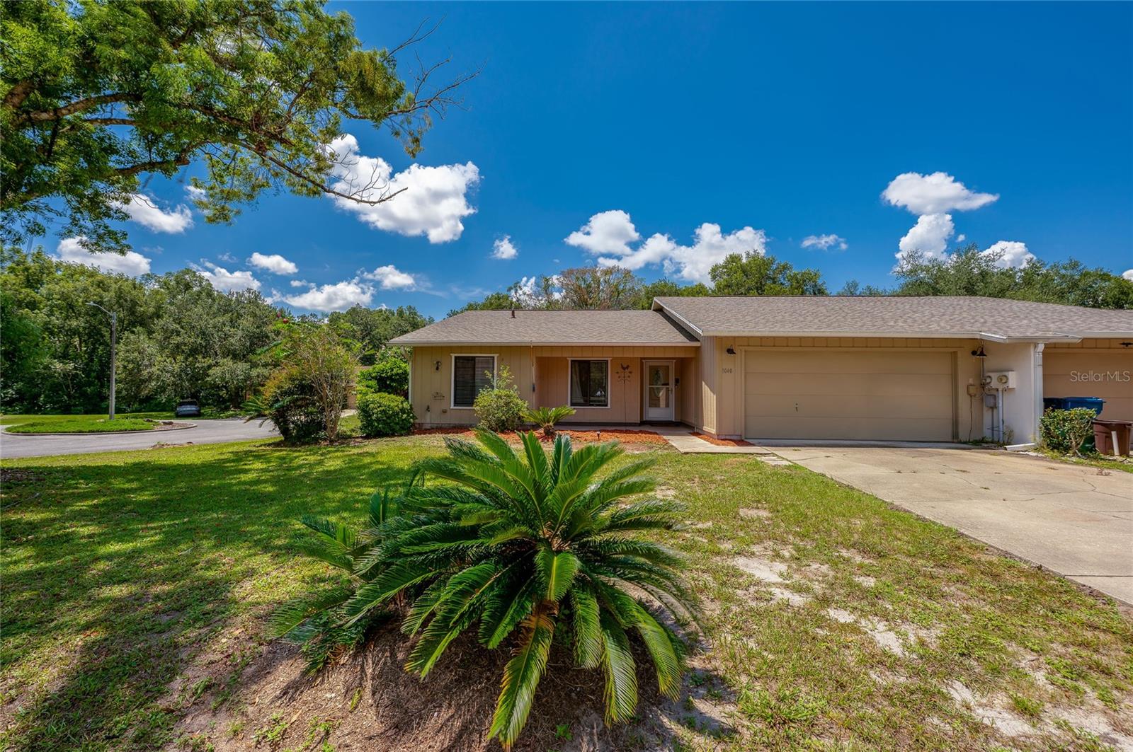 1040 W Village Green Rd — photo