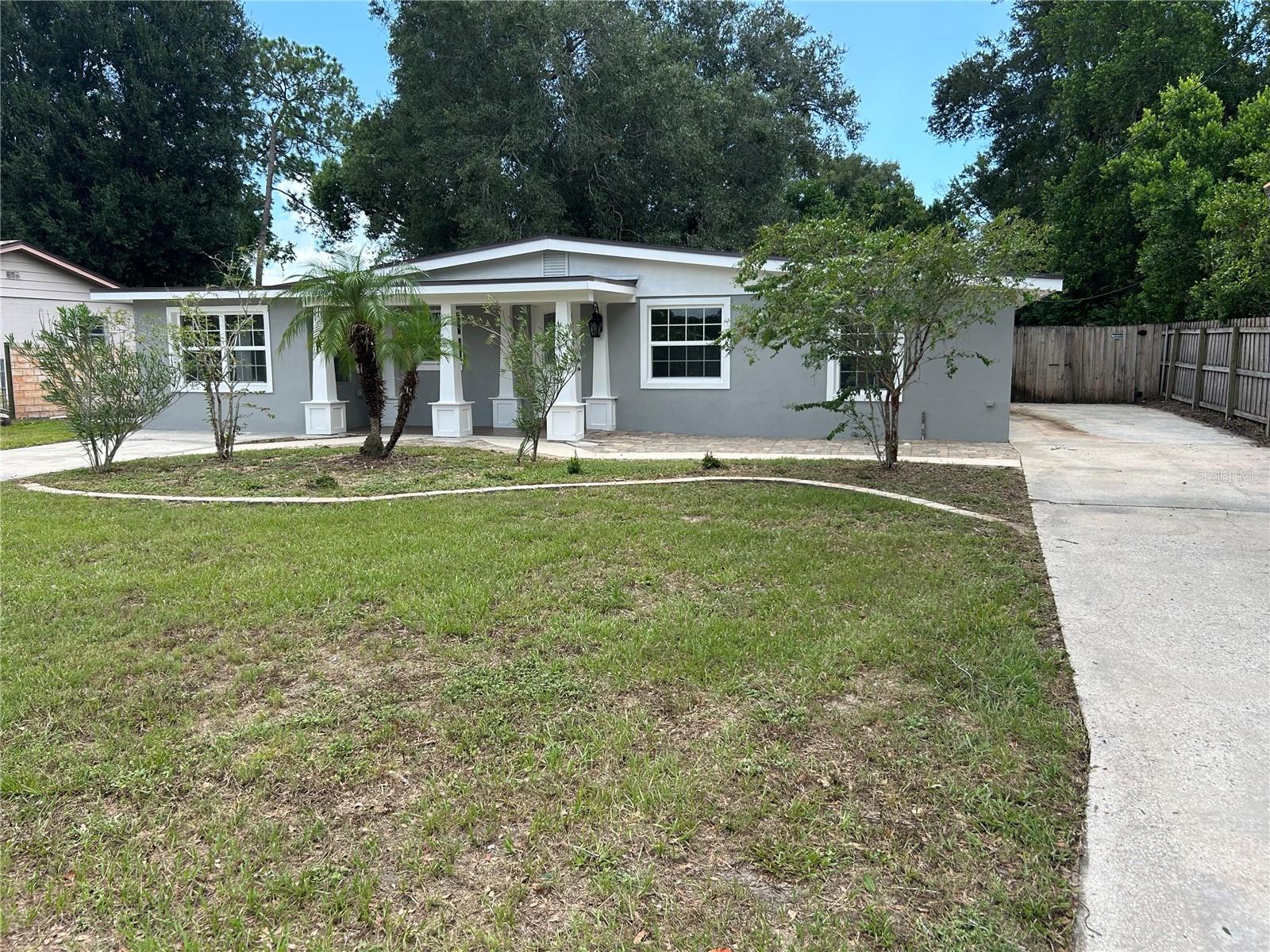 104 E Gardenia Dr — photo