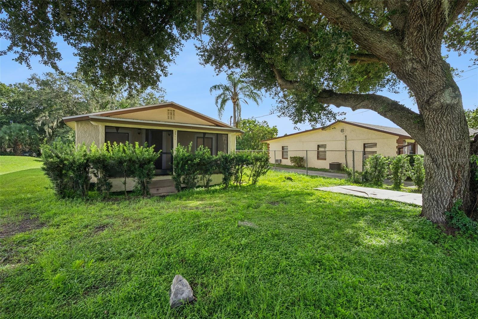 2511 Crawford Dr — photo