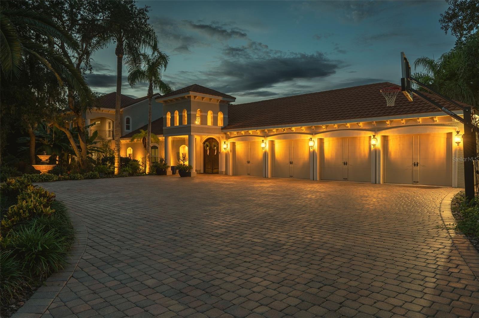 817 Hail Ct — photo