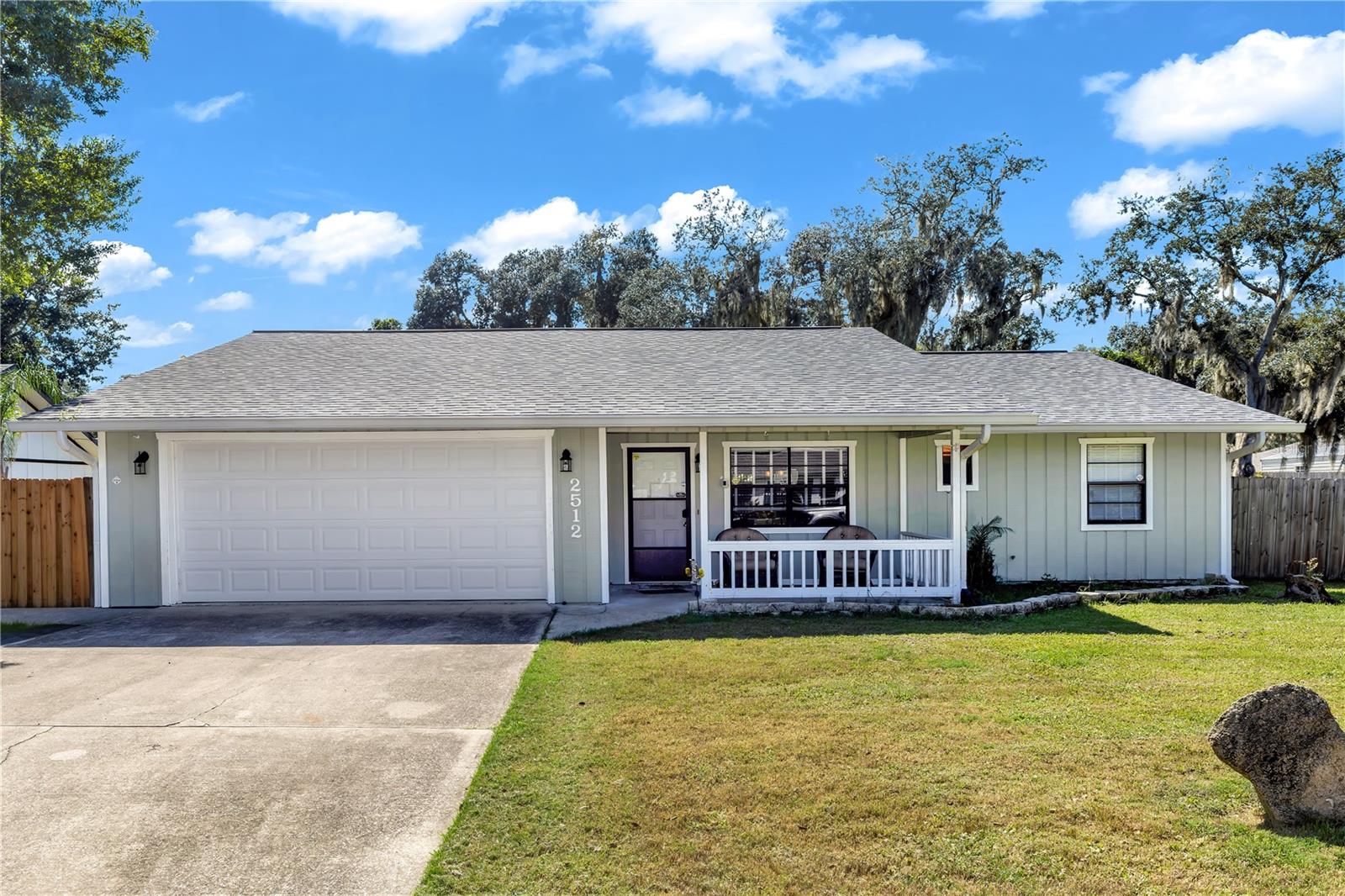 2512 Pine Tree Dr — photo