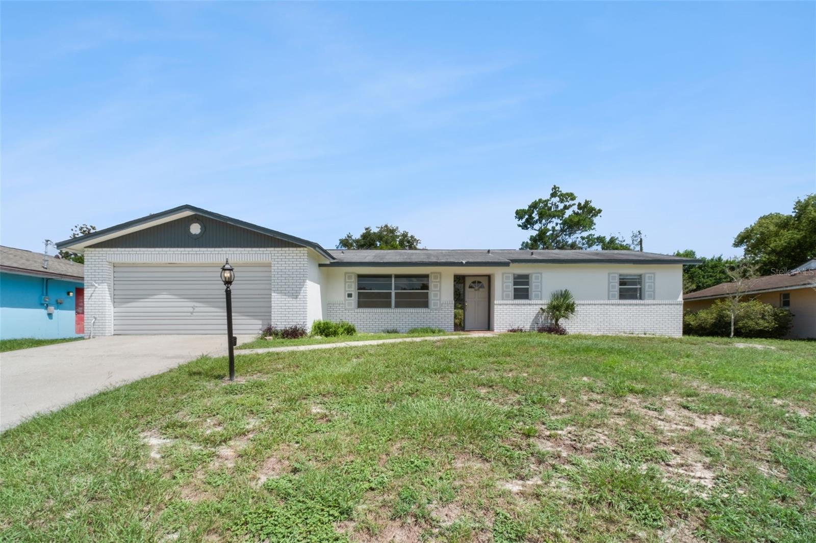 1679 E Apache Cir — photo
