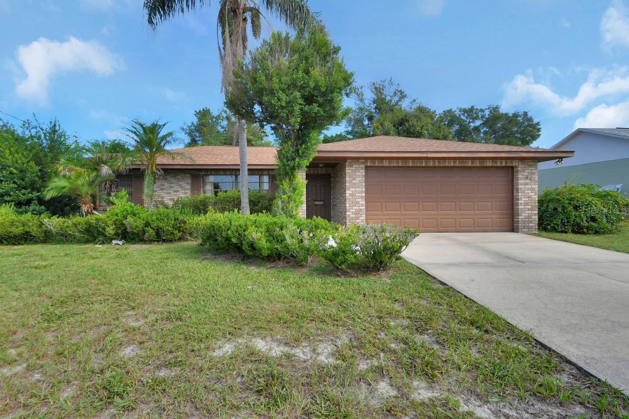 135 E Iris Dr — photo