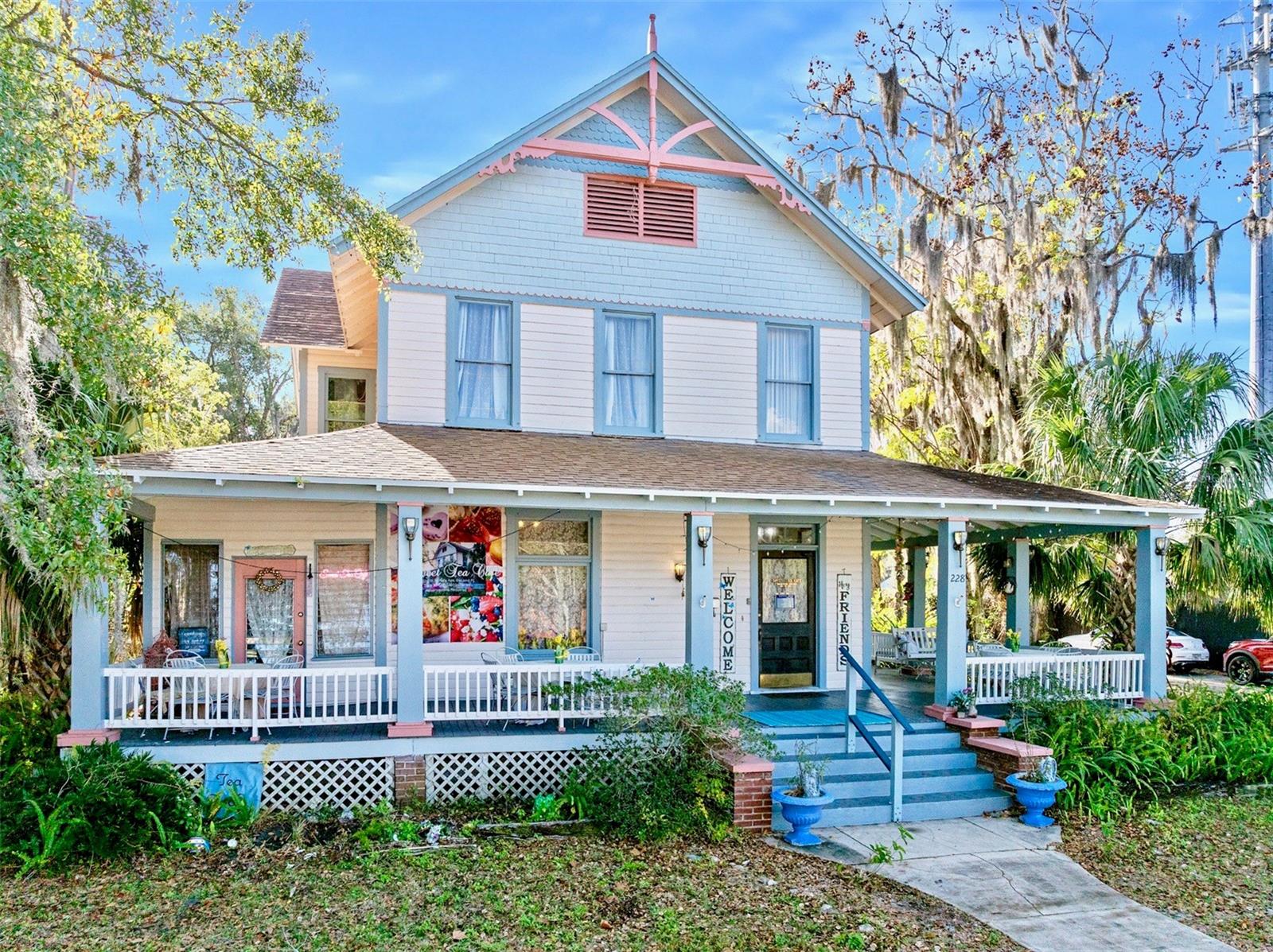 228 W Howry Ave — photo