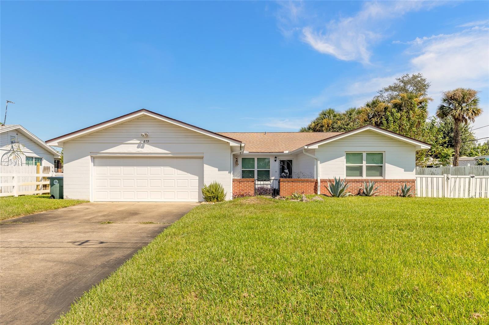 879 W Coquina Dr — photo
