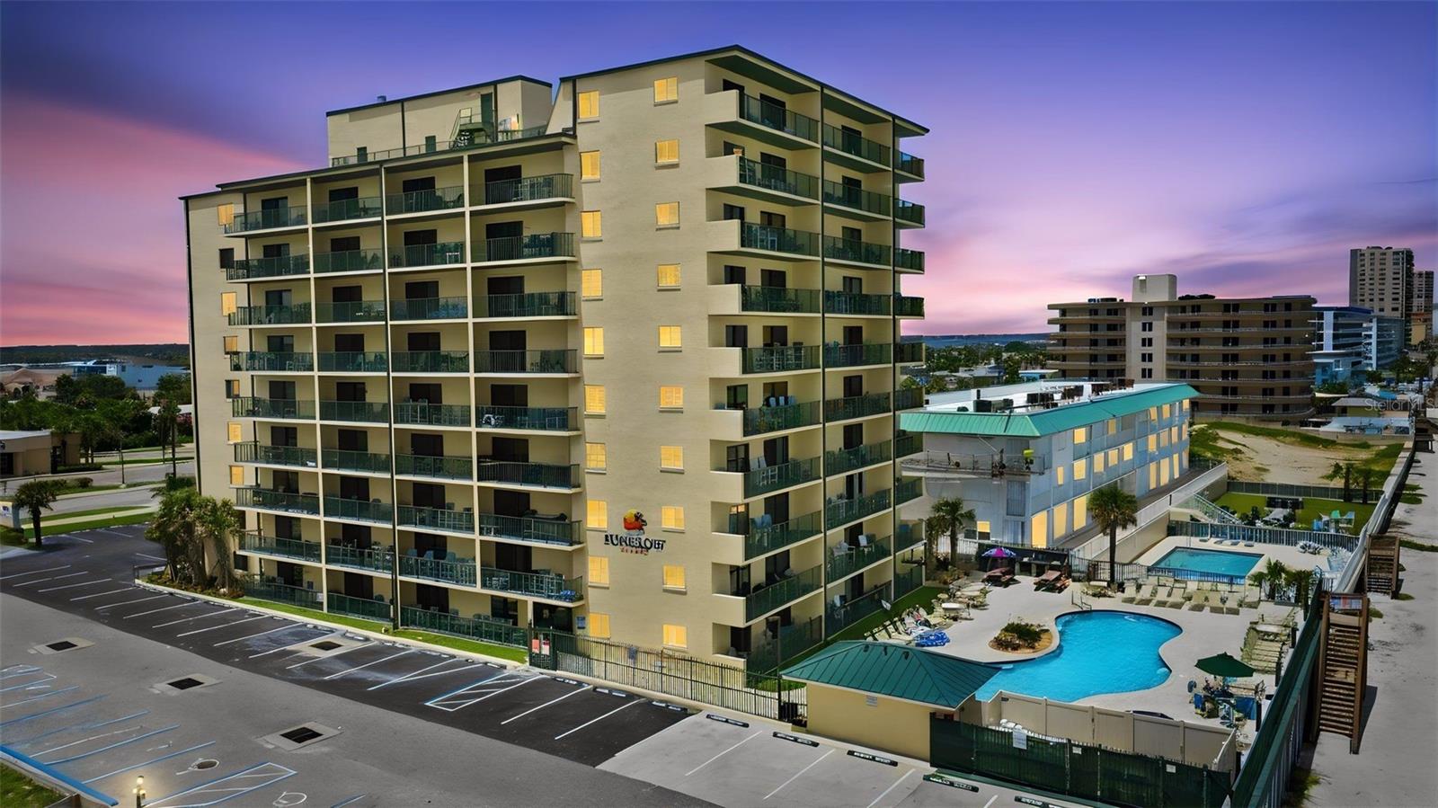 3647 S Atlantic Ave #2D — photo