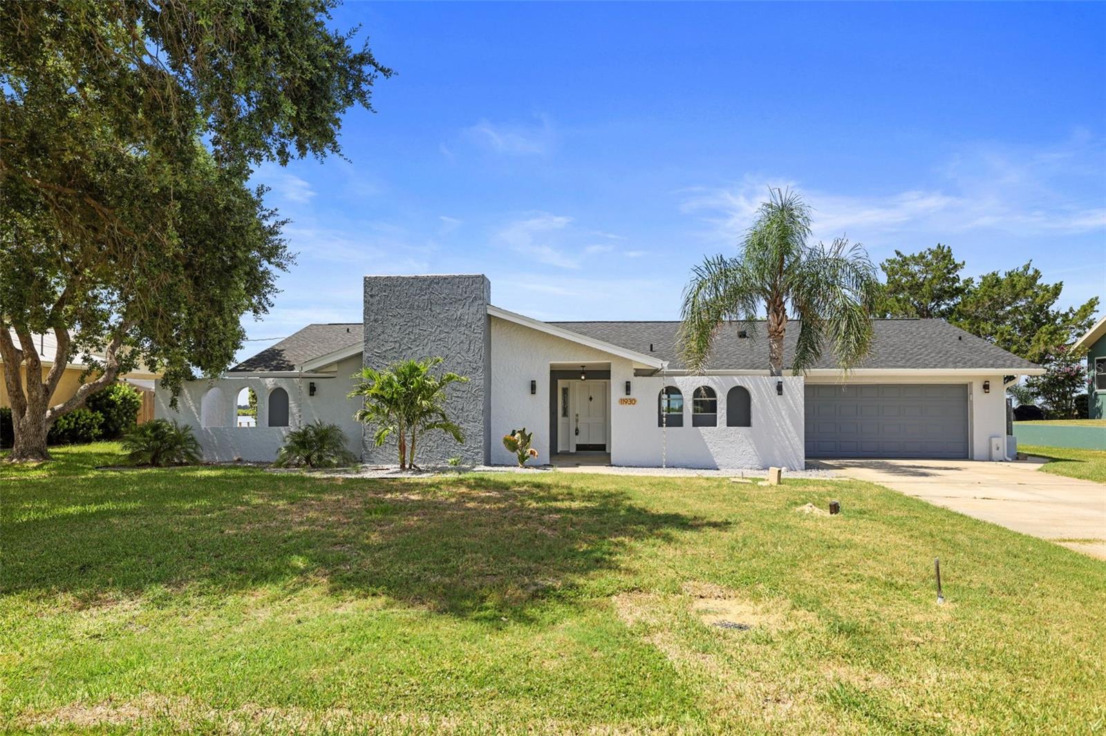 11930 W Bayshore Dr — photo