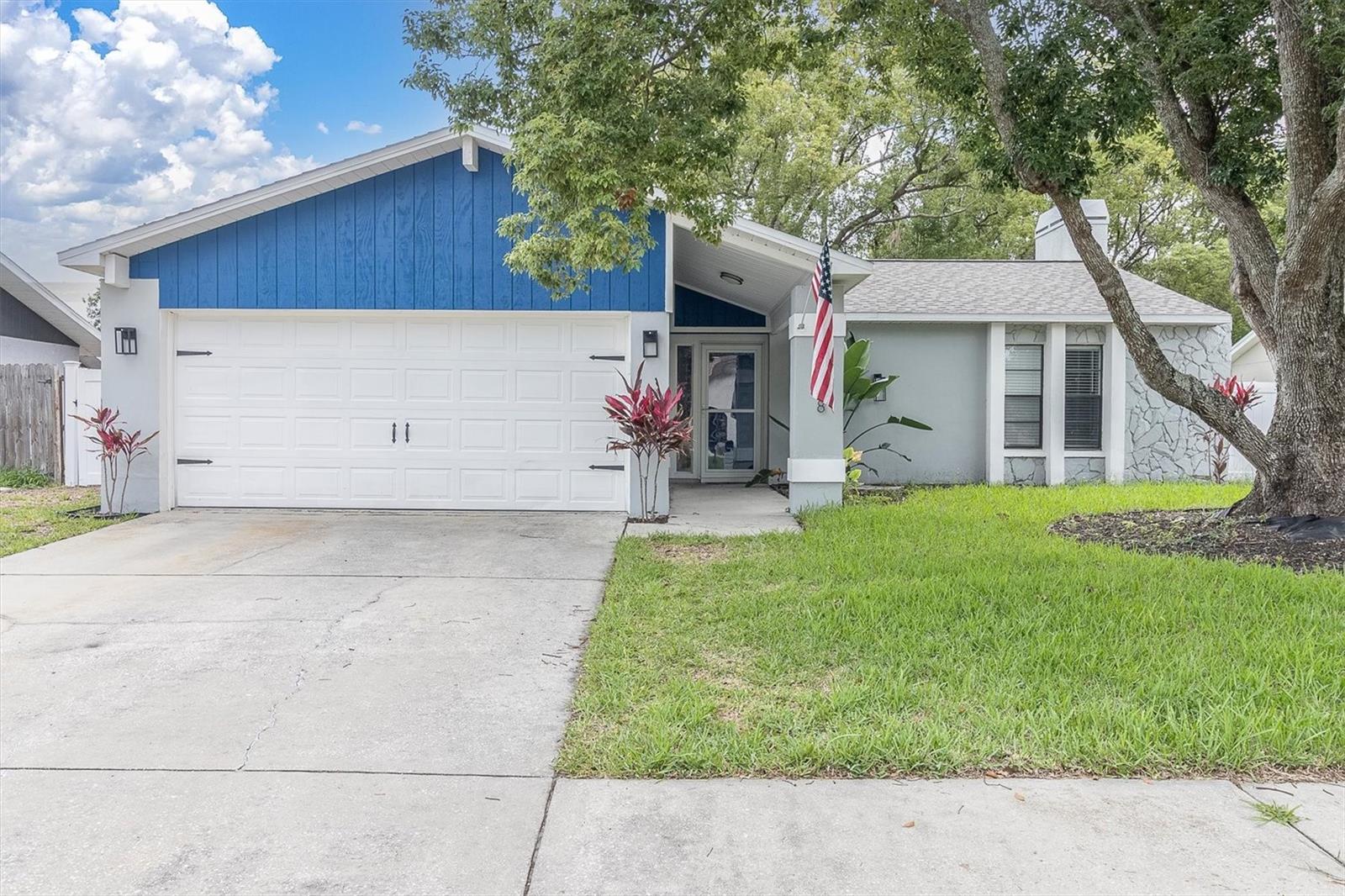 8038 Buttonball Ln — photo