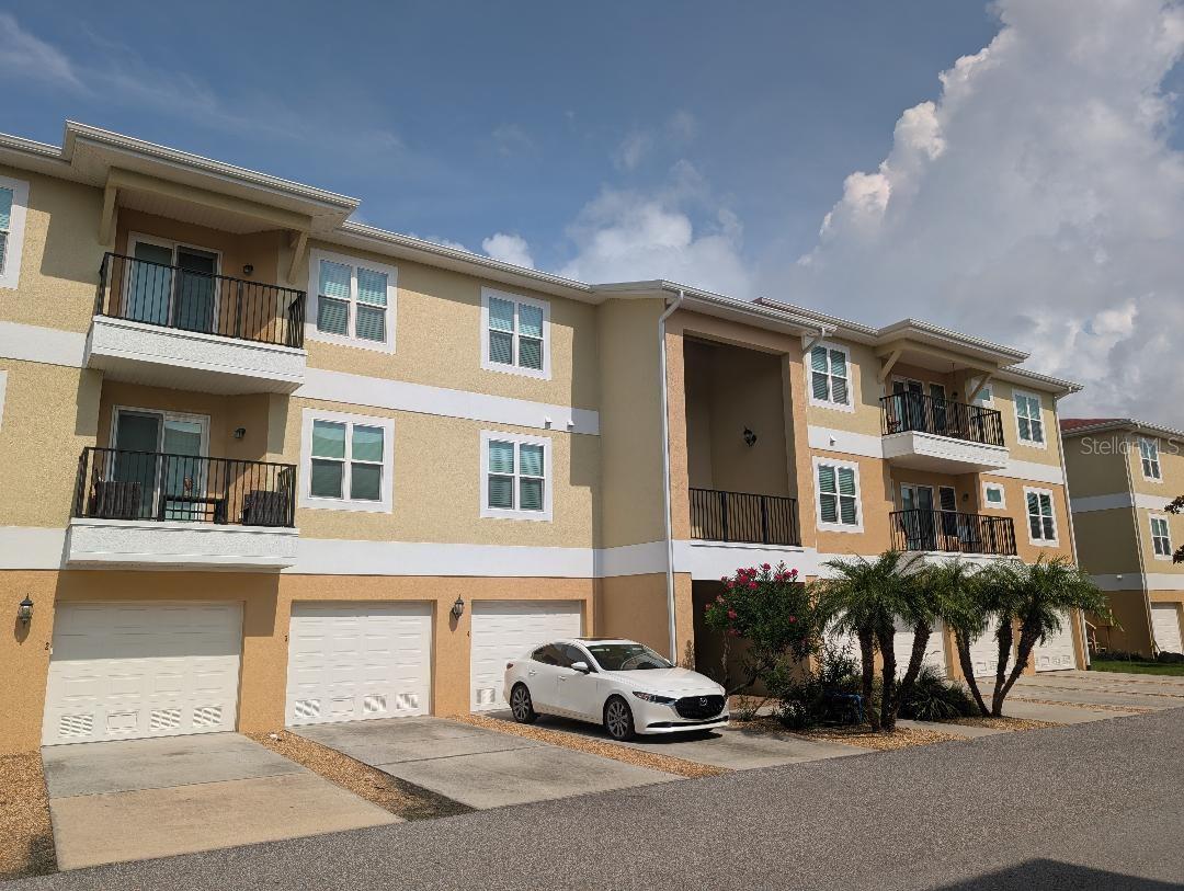 6420 Banyan Blvd #203 — photo
