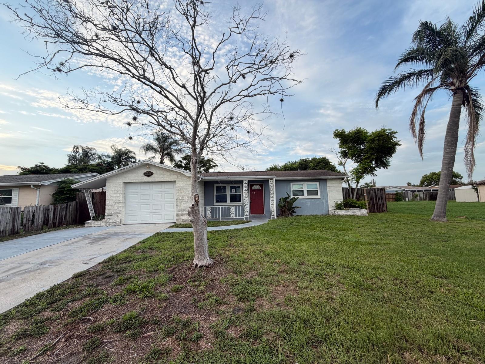 3221 Roxbury Dr — photo