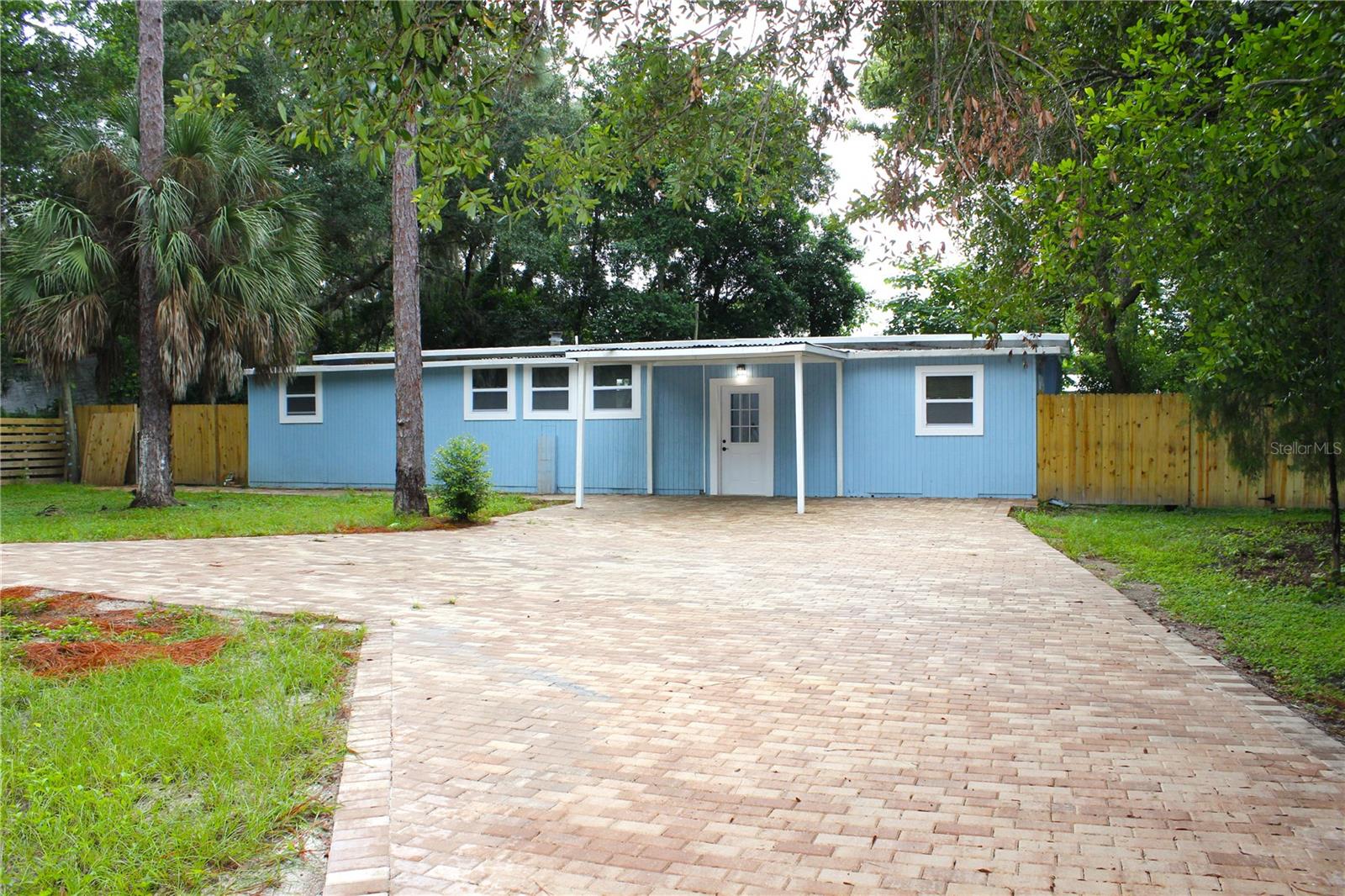 6934 Azlee Ave — photo