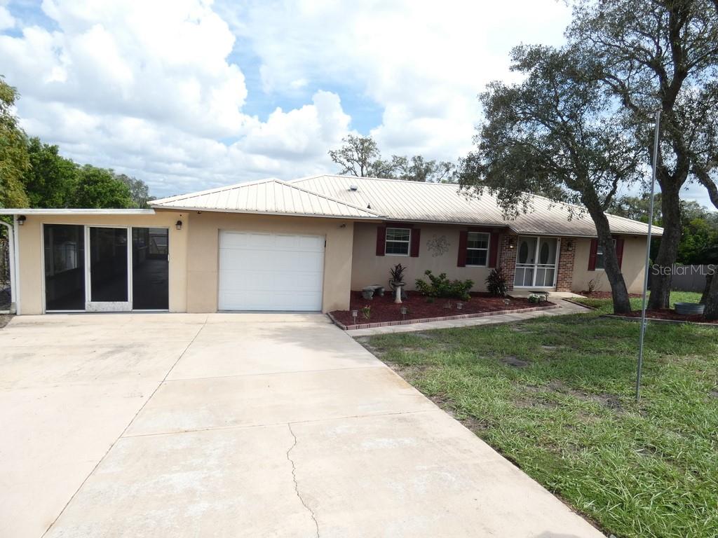 7211 Tarrytown Dr — photo