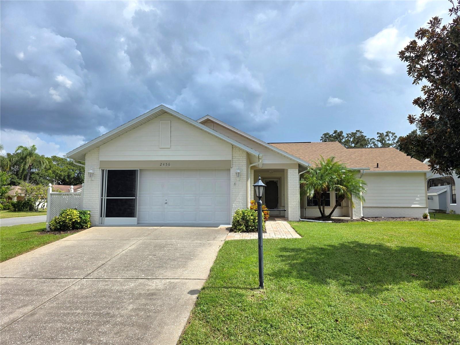 2456 Deer Trail Ln — photo