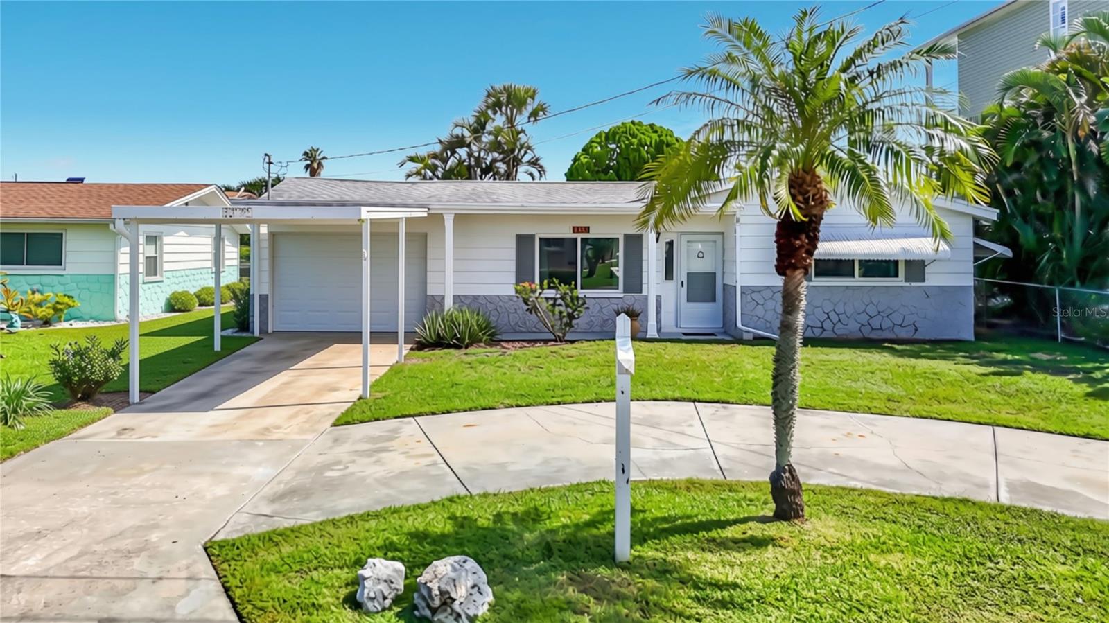 13538 Leslie Dr — photo