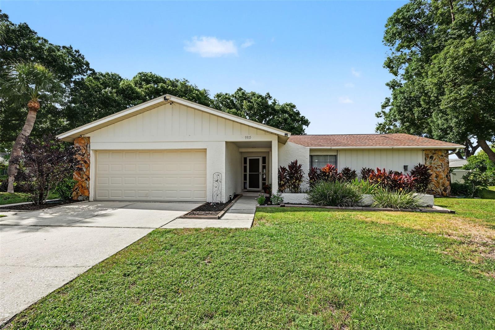 9915 Whitworth Ct — photo