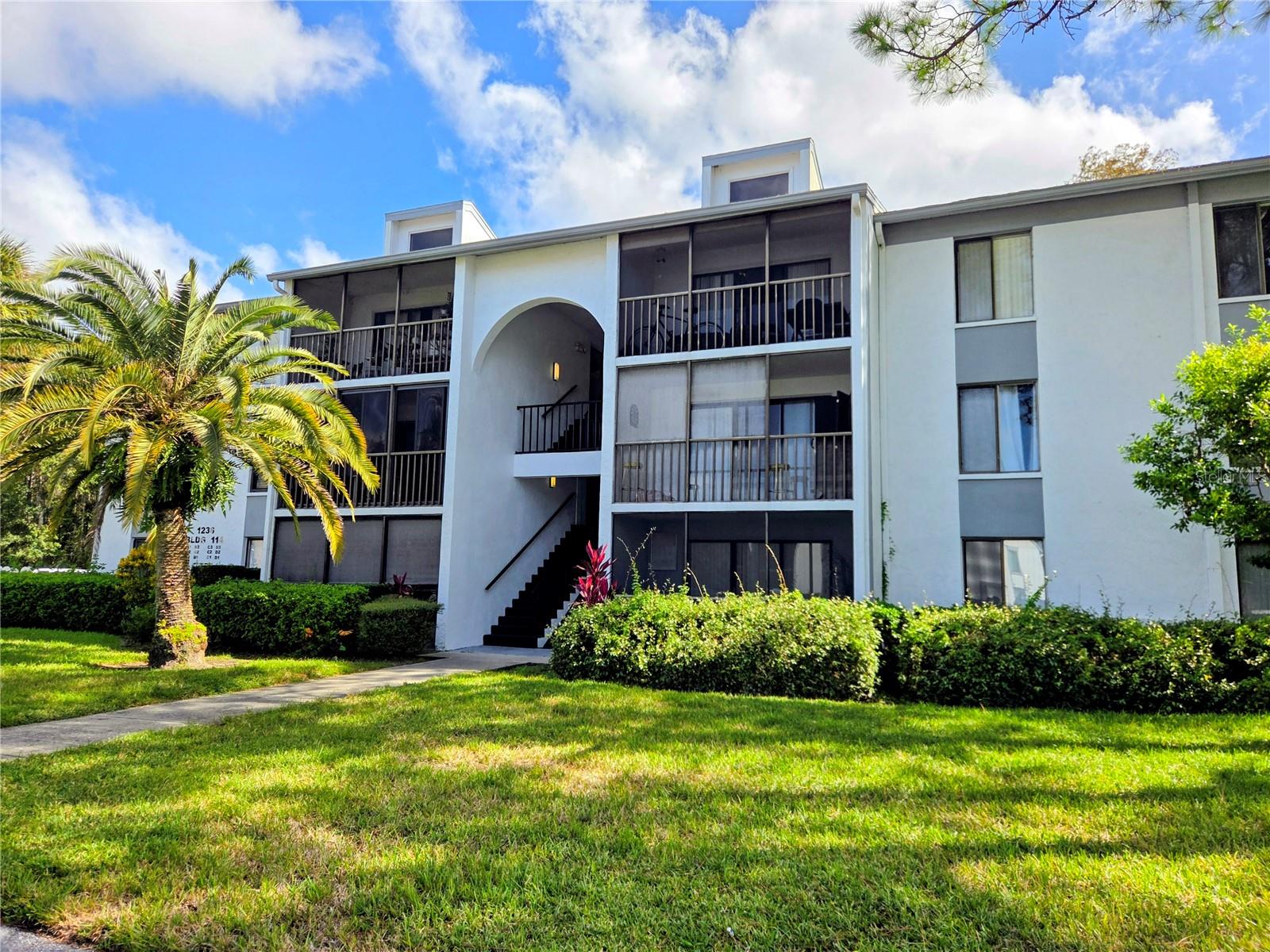 1236 Pine Ridge Cir W #B1 — photo