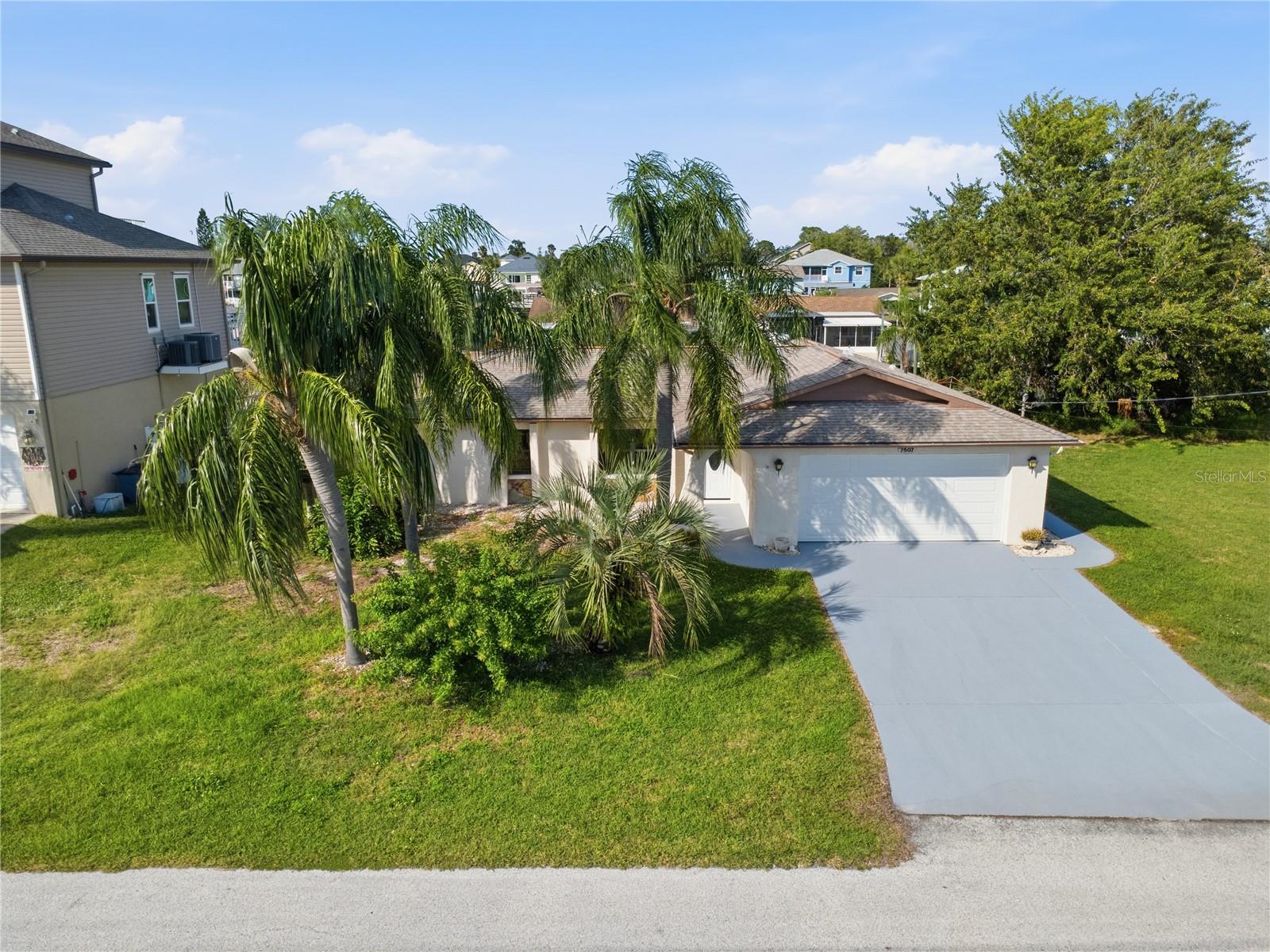 7507 Mako Dr — photo