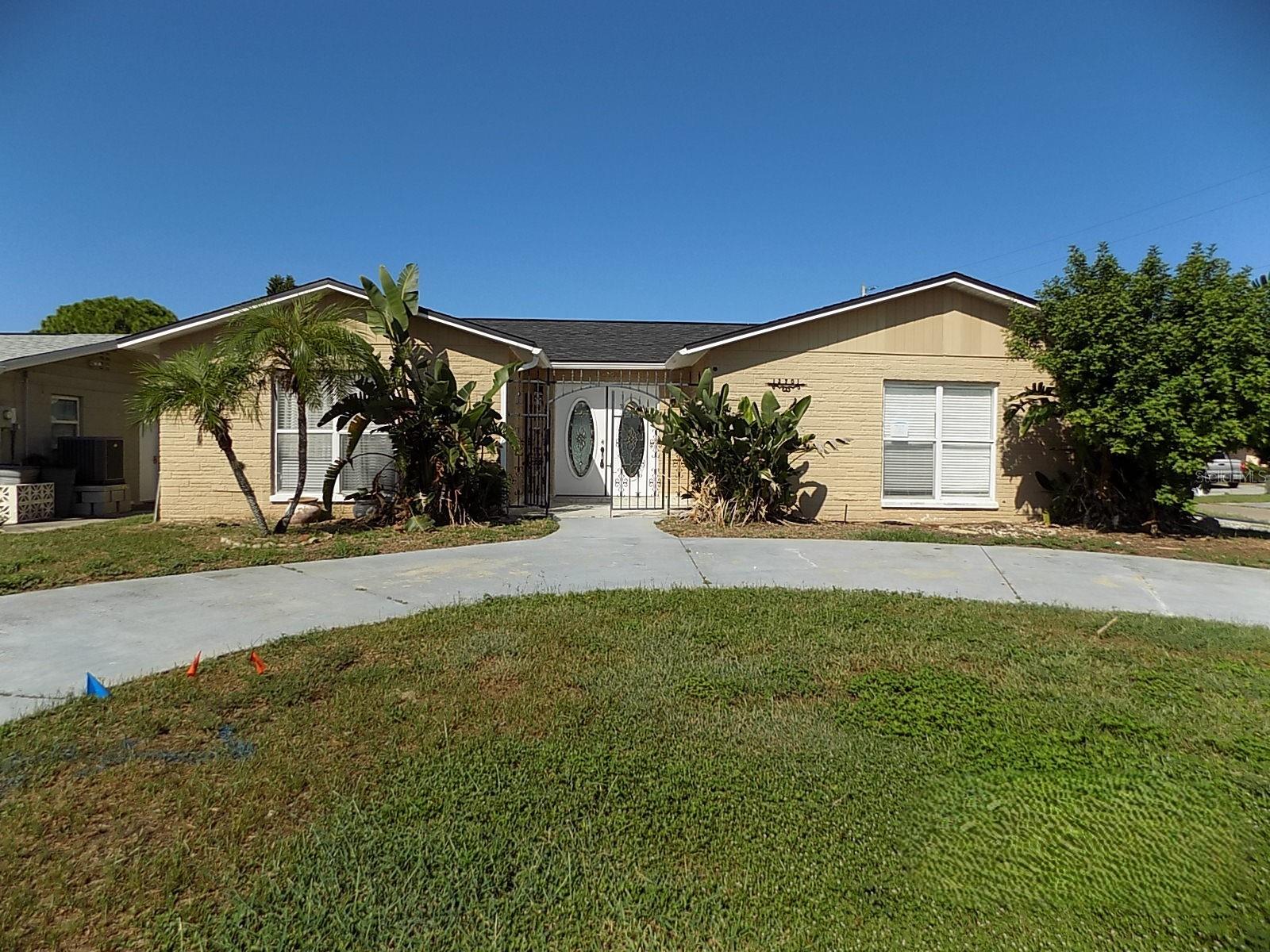13701 Garris Dr — photo