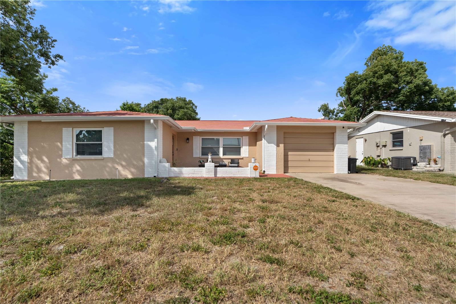 7735 Hawthorn Dr — photo