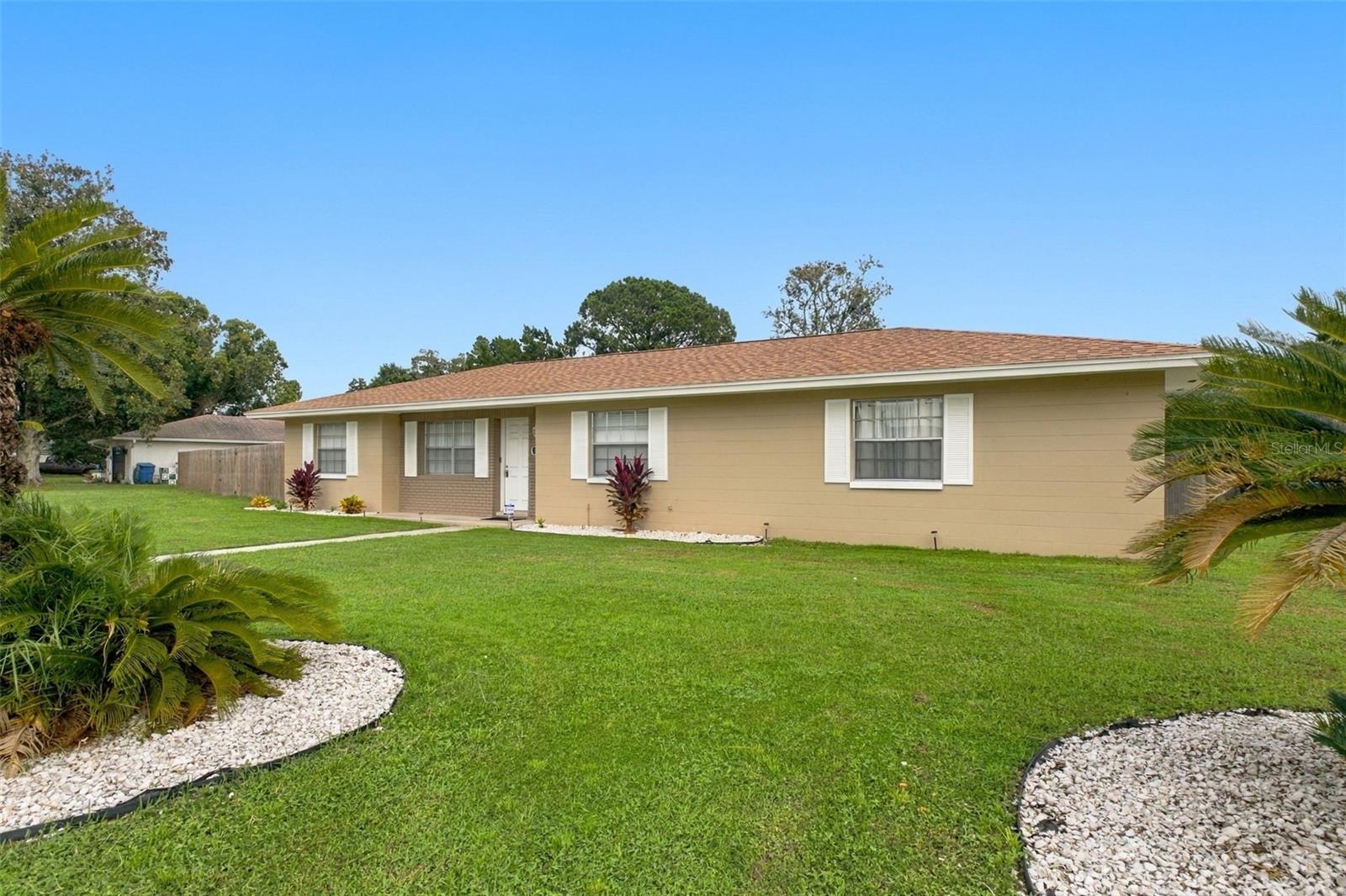 9526 Bayside Ct — photo