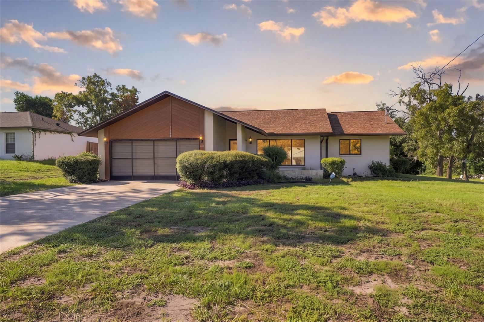 11460 Riddle Dr — photo