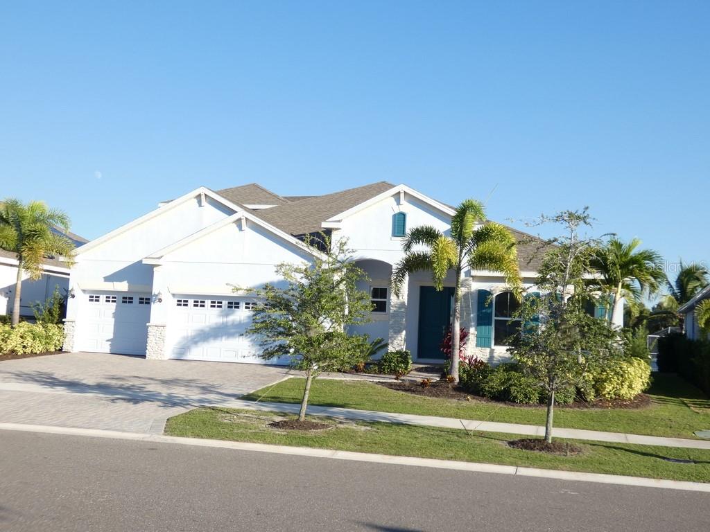 958 Signet Dr — photo