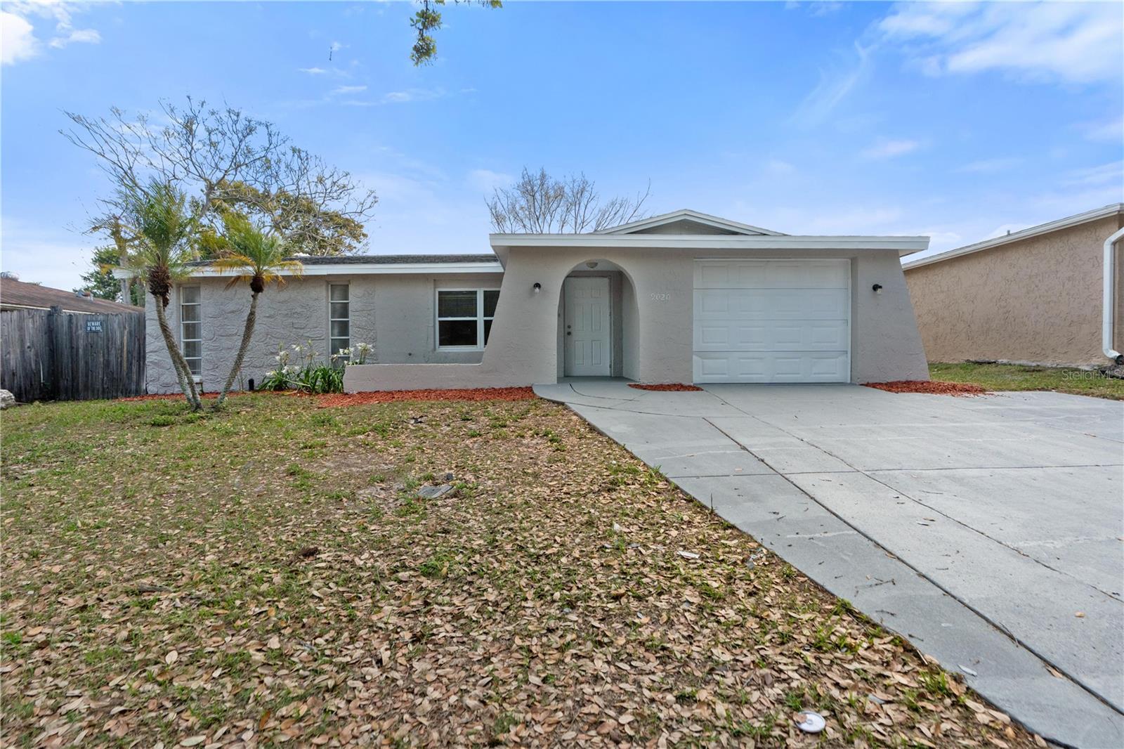 9020 Hunt Club Ln — photo