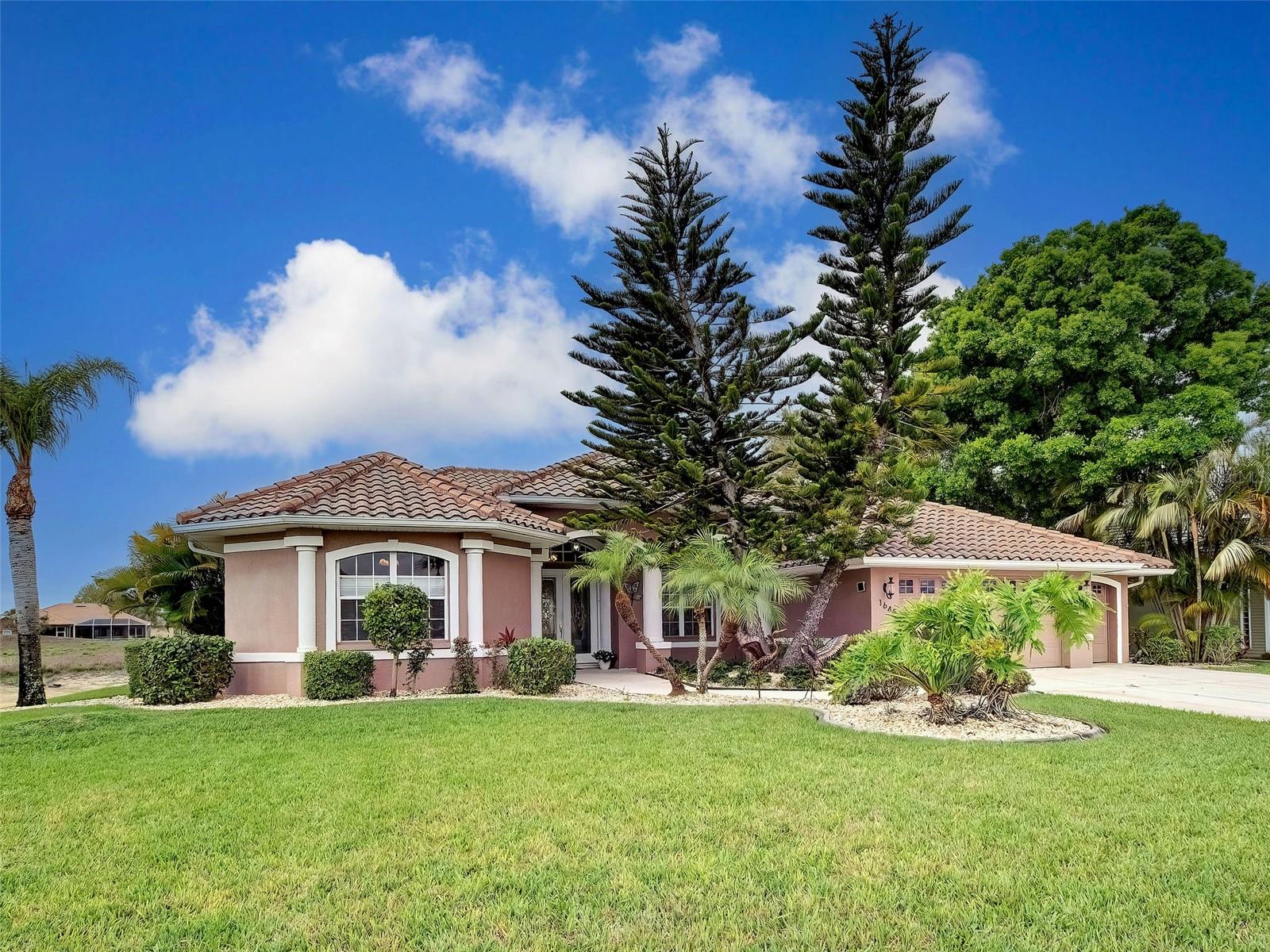 1645 Palmetto Palm Way — photo