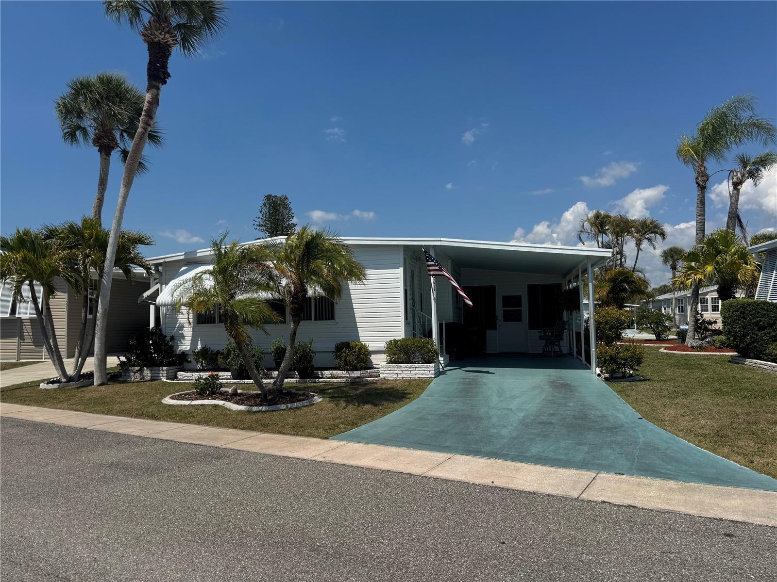 611 Iris Drive — photo