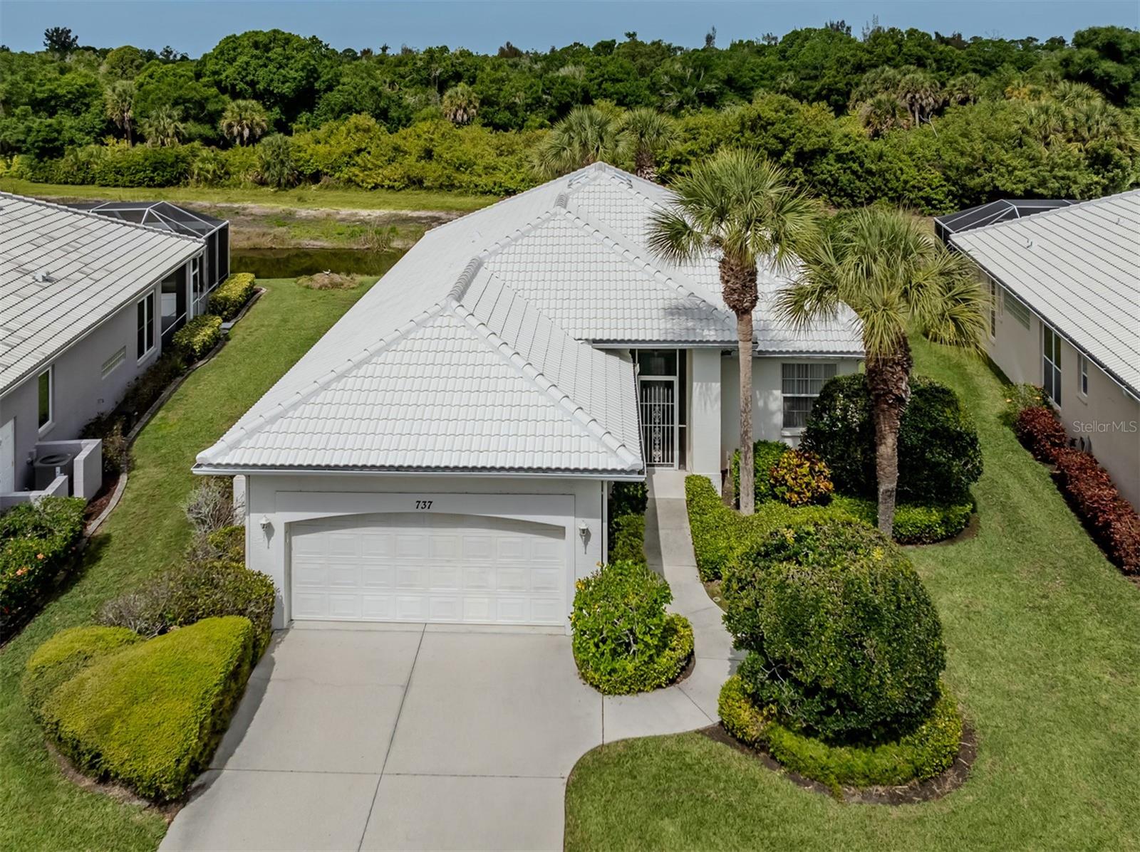 737 Pond Lily Way — photo