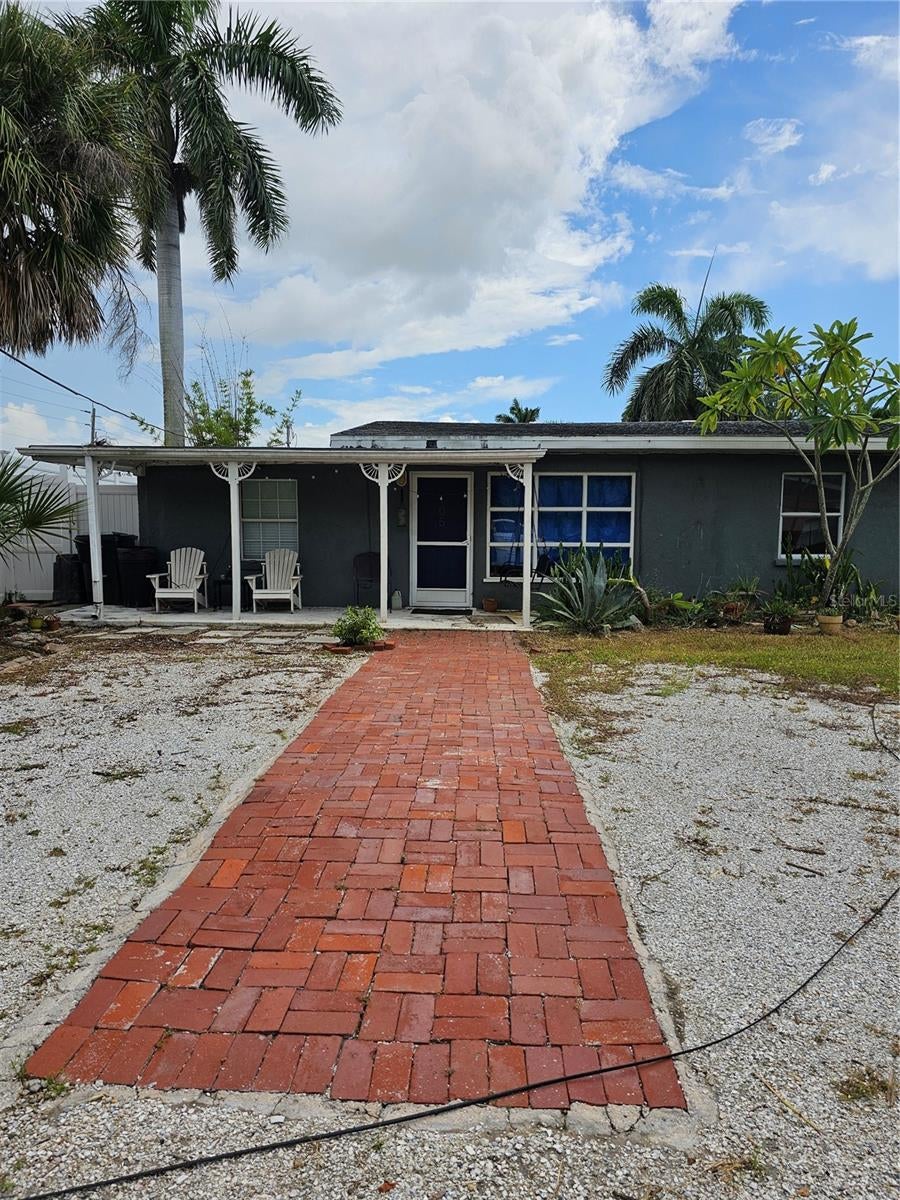 105 Colonia Lane W — photo