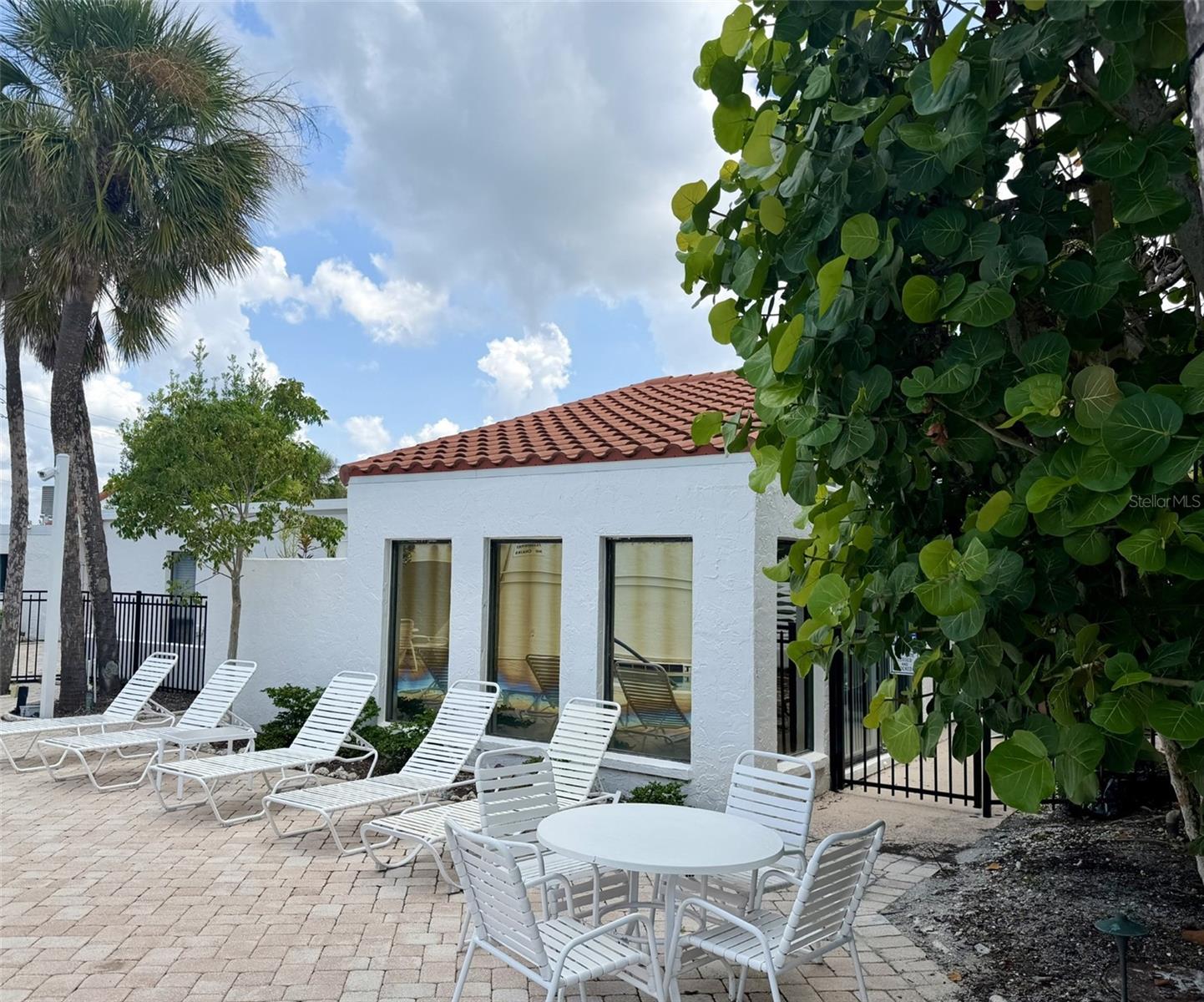 1585 Tarpon Center Dr 21 — photo