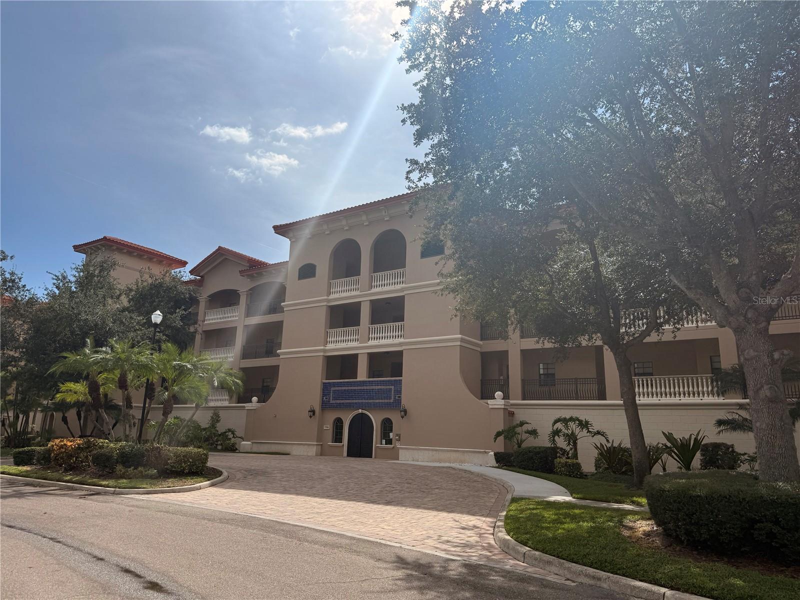 7702 Lake Vista Court 303 — photo