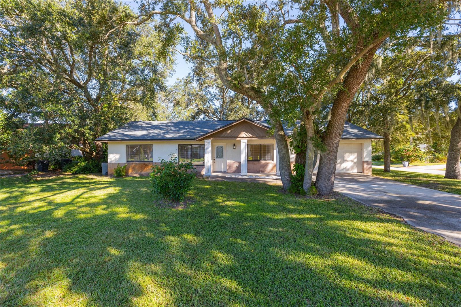 600 English Oaks Drive — photo
