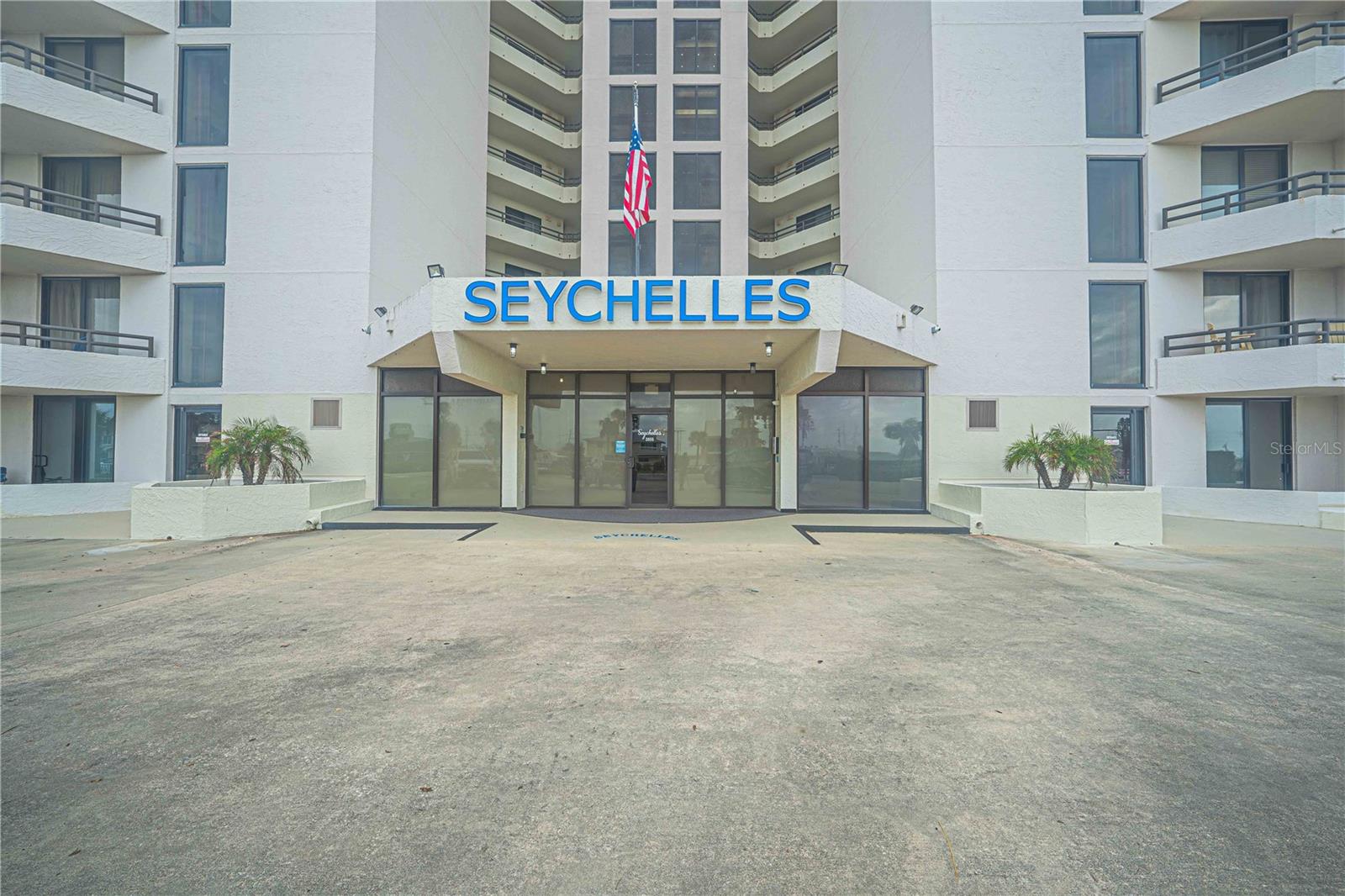 3855 S Atlantic Avenue 1004 — photo