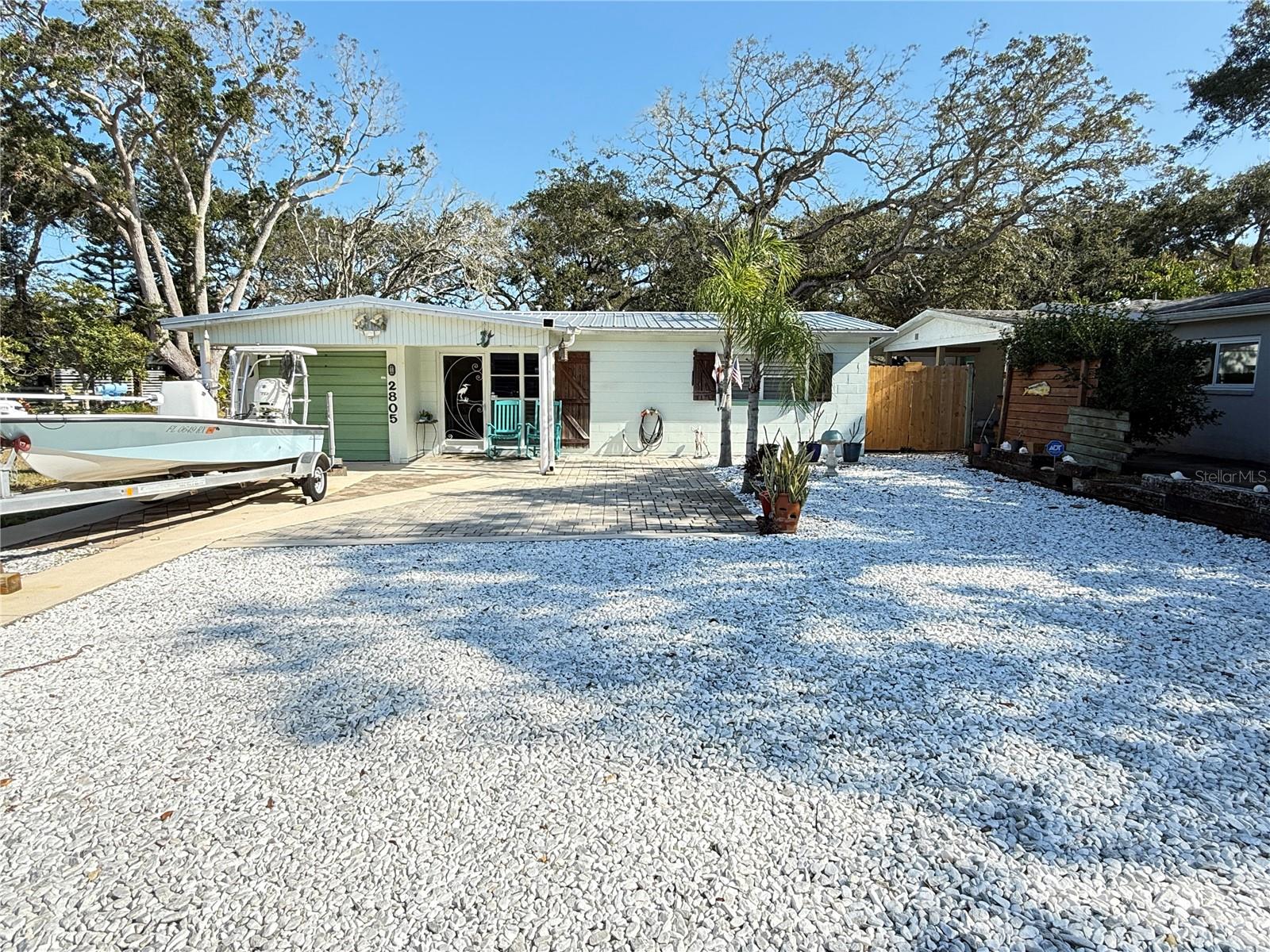 2805 Saxon Drive — photo