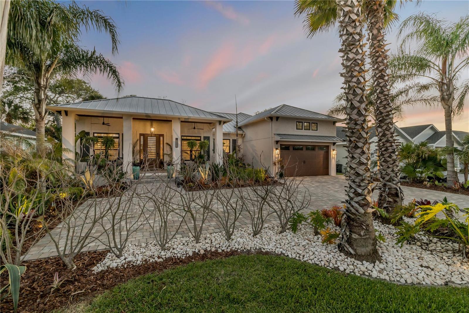 1502 Saxon Drive — photo