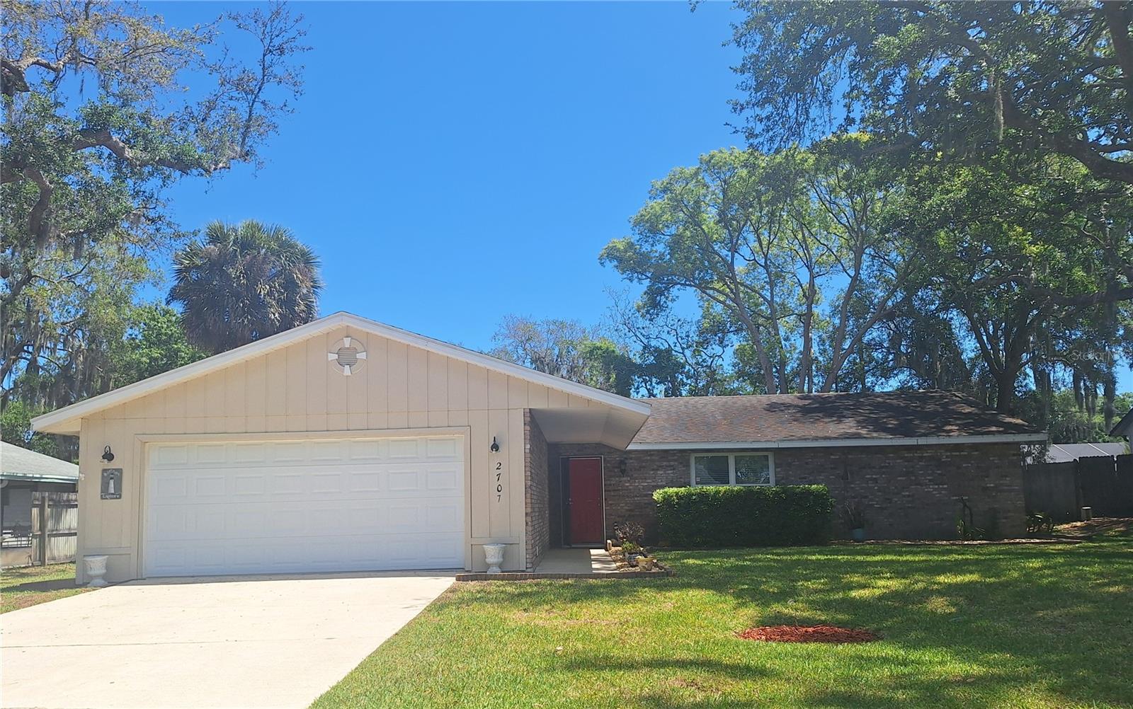 2707 Pine Tree Drive — photo