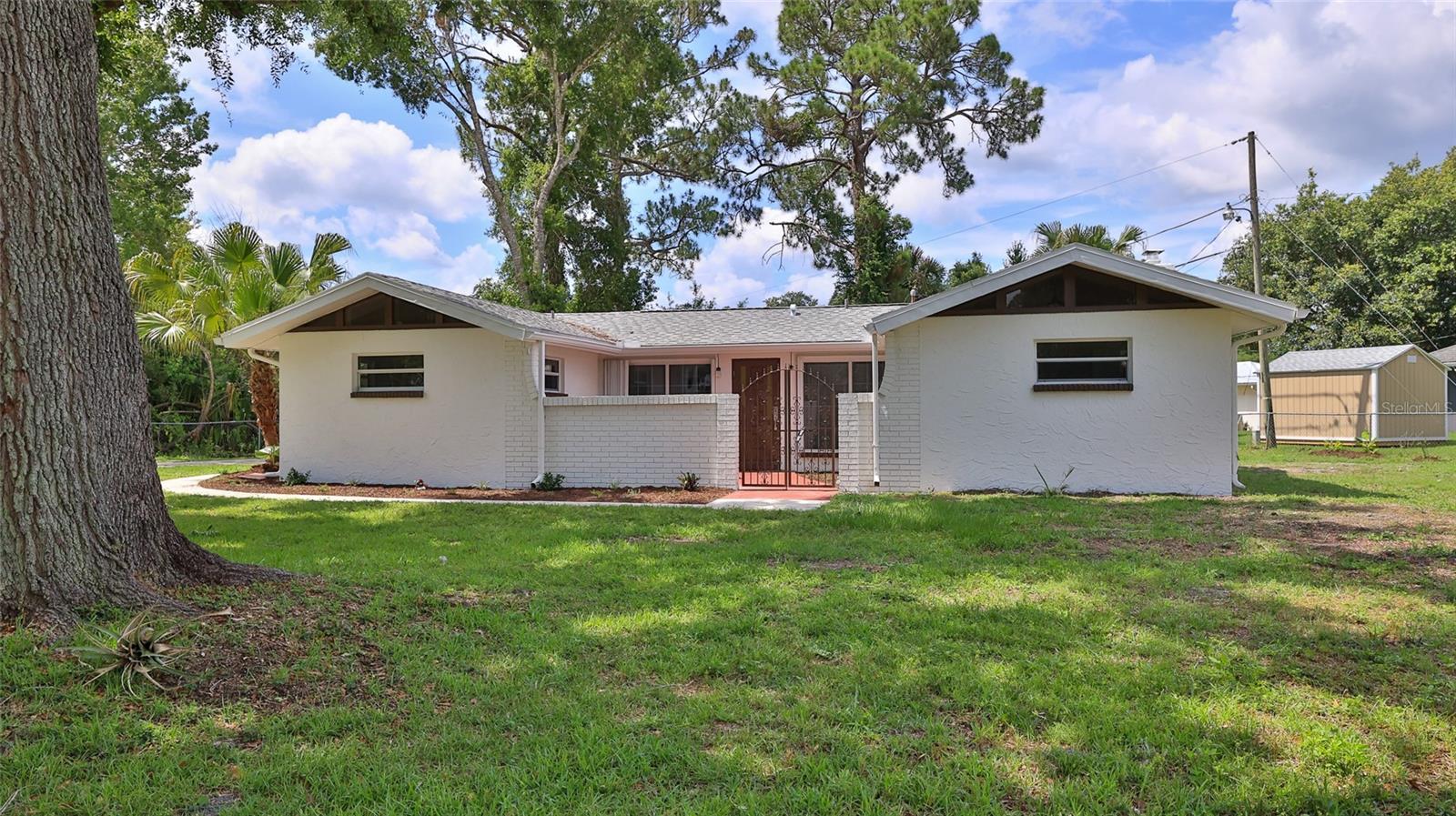 2212 Woodland Drive — photo
