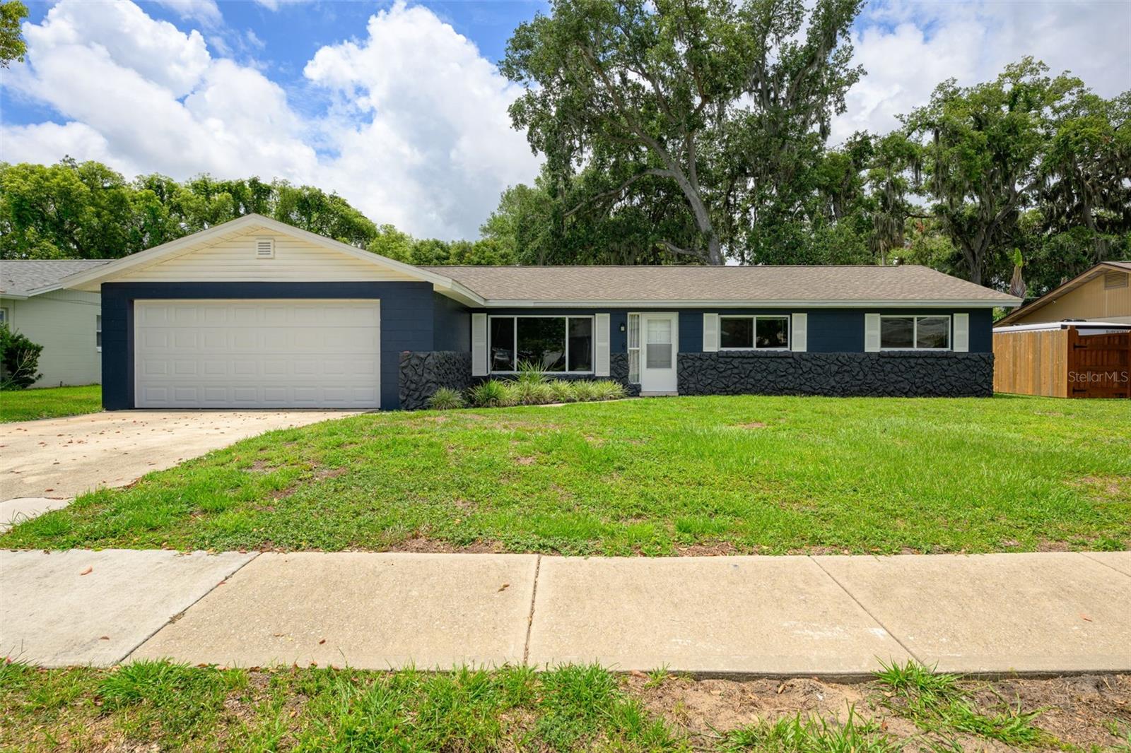 110 Cambridge Drive — photo