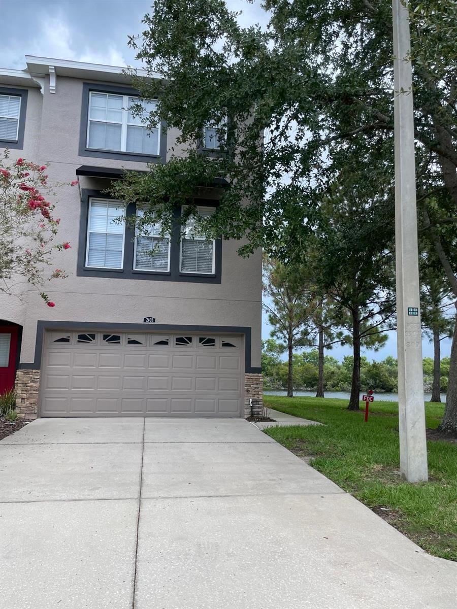 2401 Lexington Oak Drive — photo