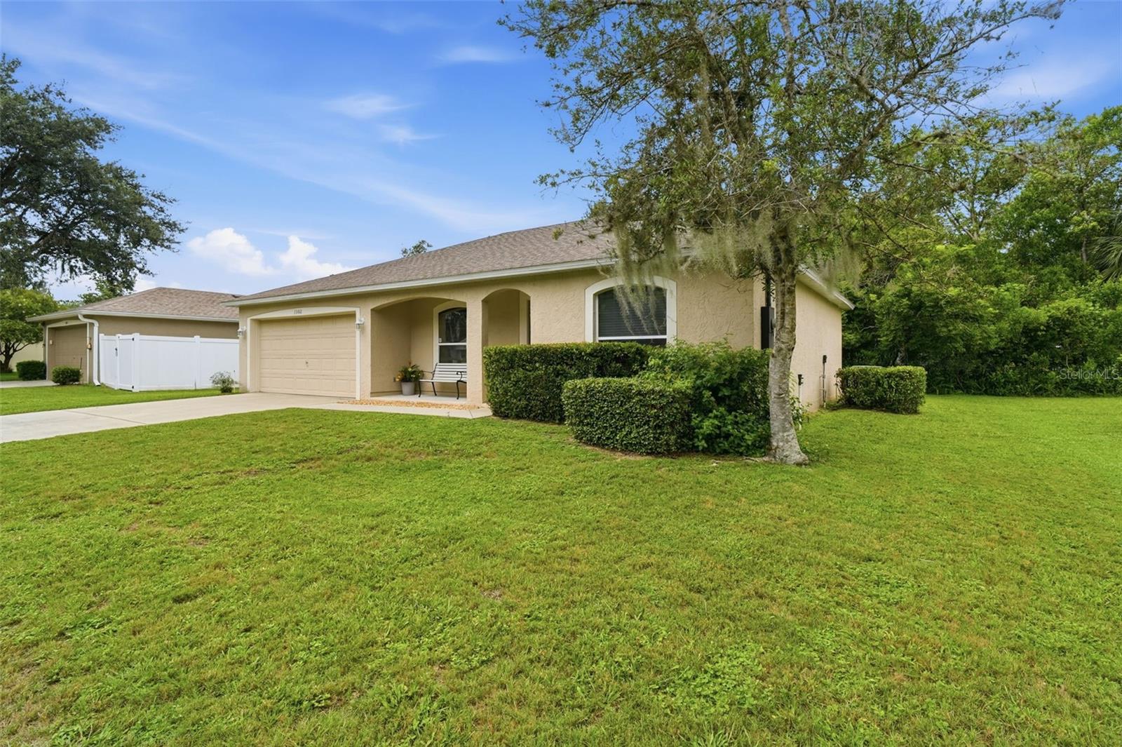1302 Benton Lake Drive E — photo