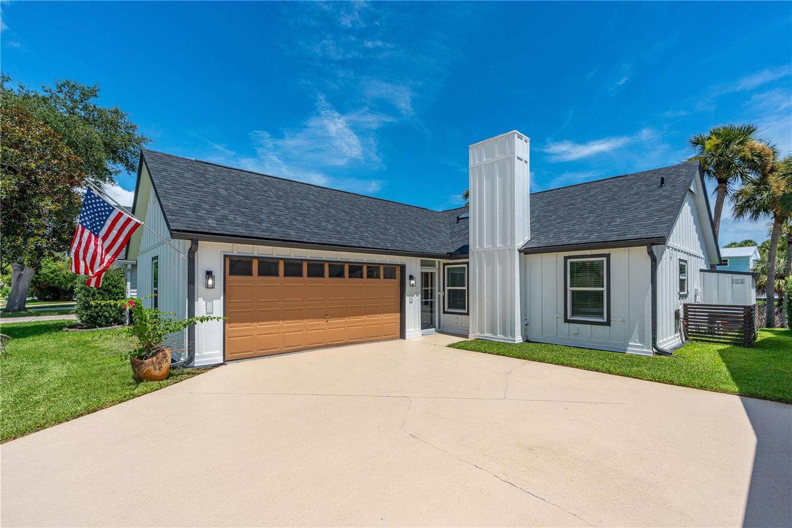 762 Pine Shores Circle — photo