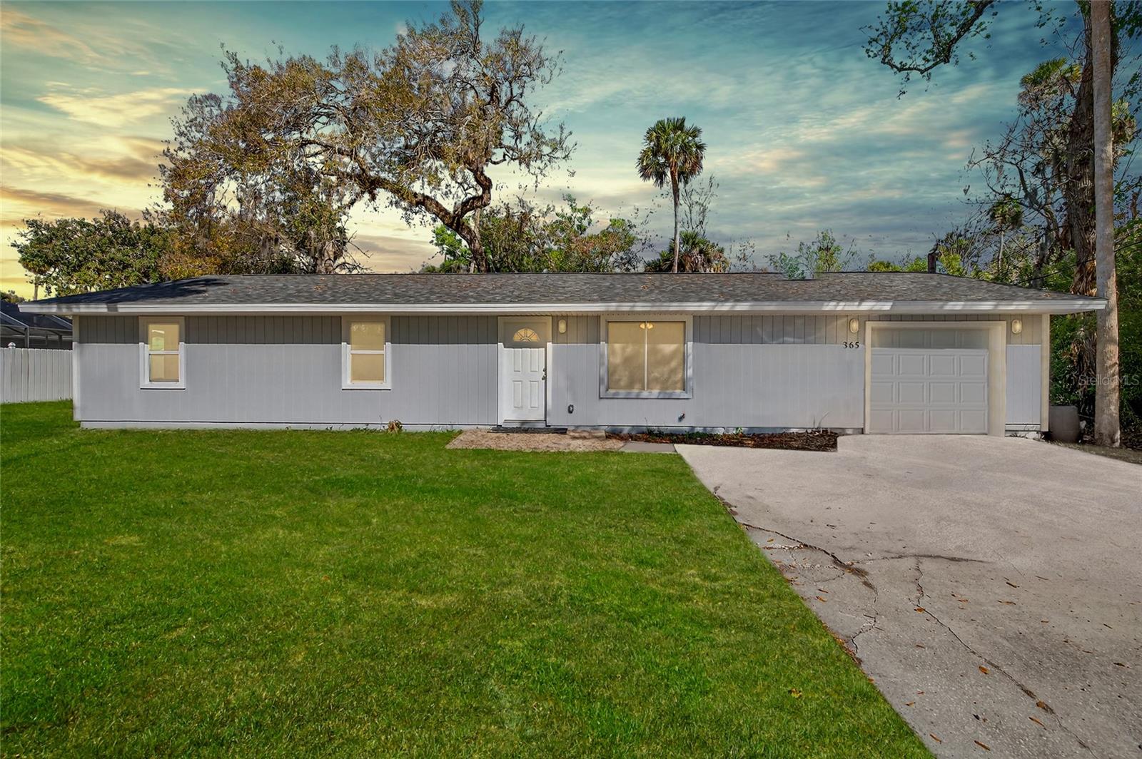365 Hand Avenue — photo