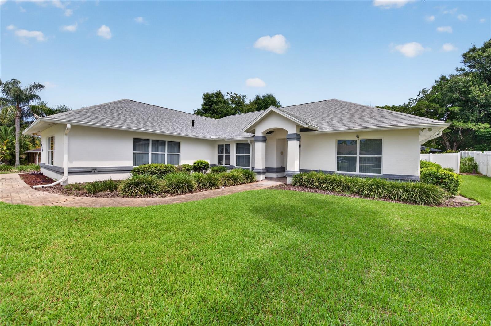 1004 Staggerbush Place — photo