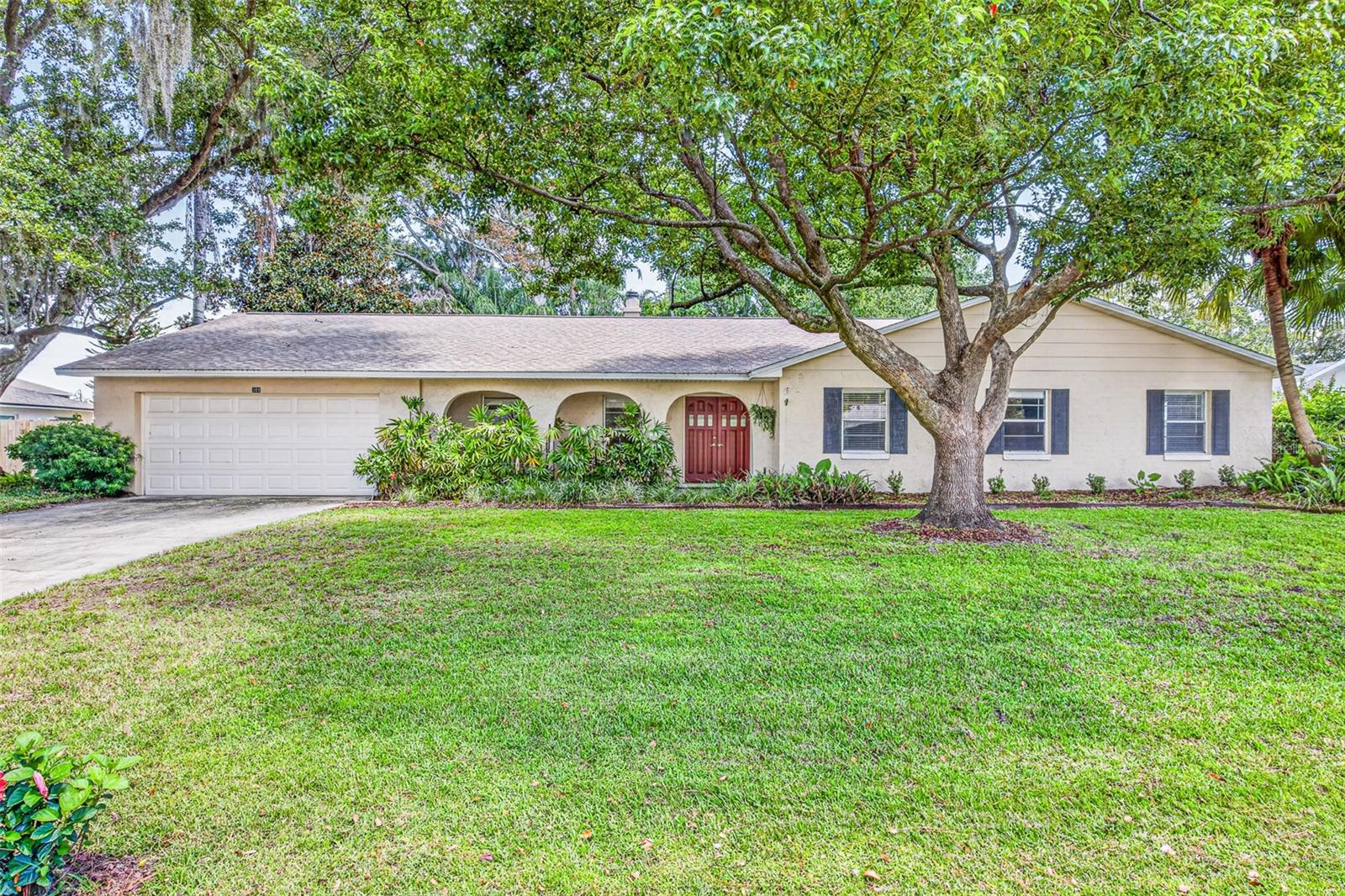 301 Valencia Court — photo